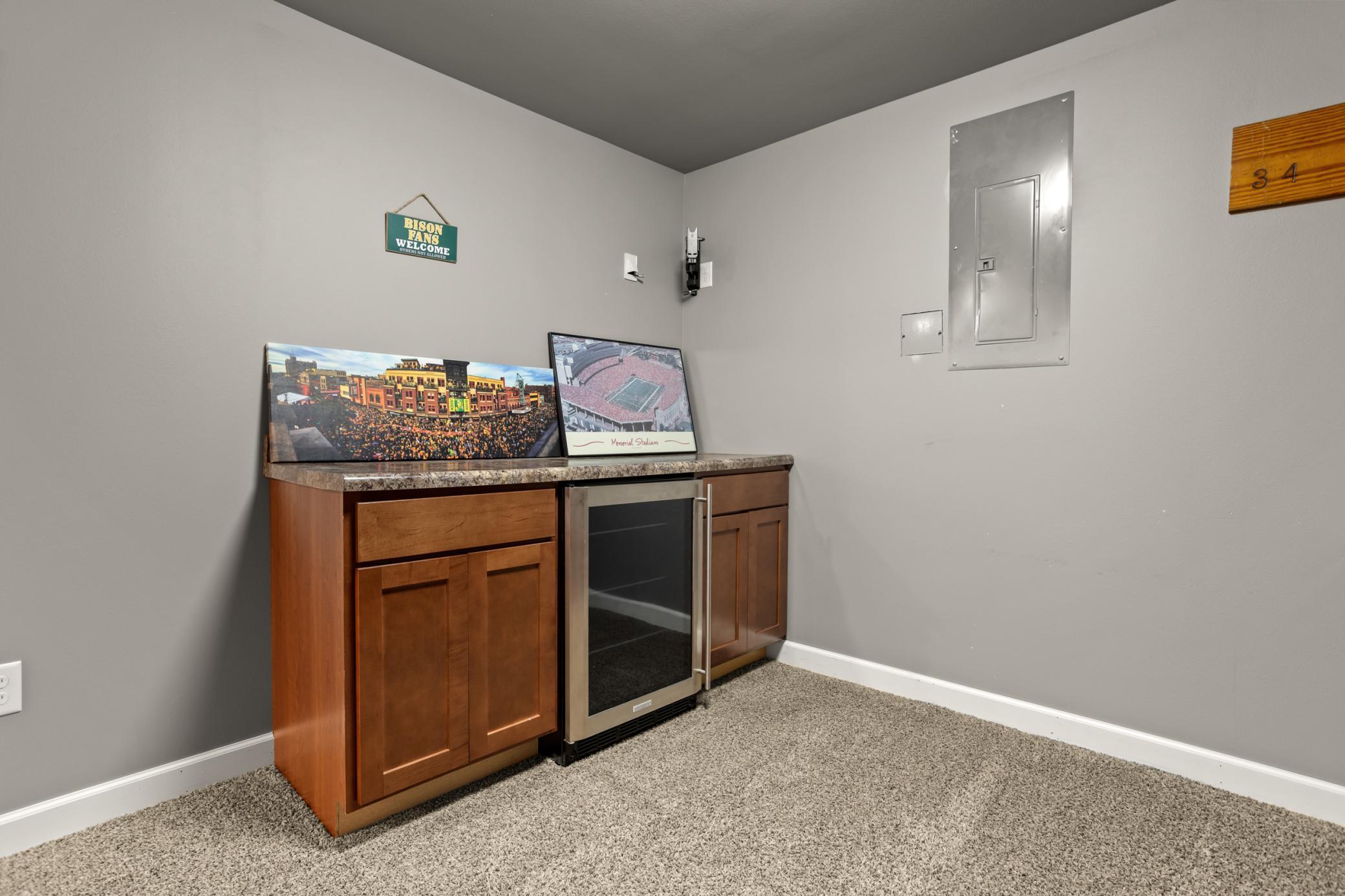 2006 twin home for sale at 4379 47th Avenue S in Fargo, ND — 4 bed, 3 bath (photo 12 of 45)