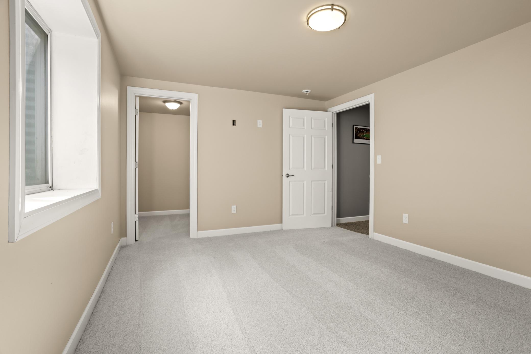 2006 twin home for sale at 4379 47th Avenue S in Fargo, ND — 4 bed, 3 bath (photo 17 of 45)