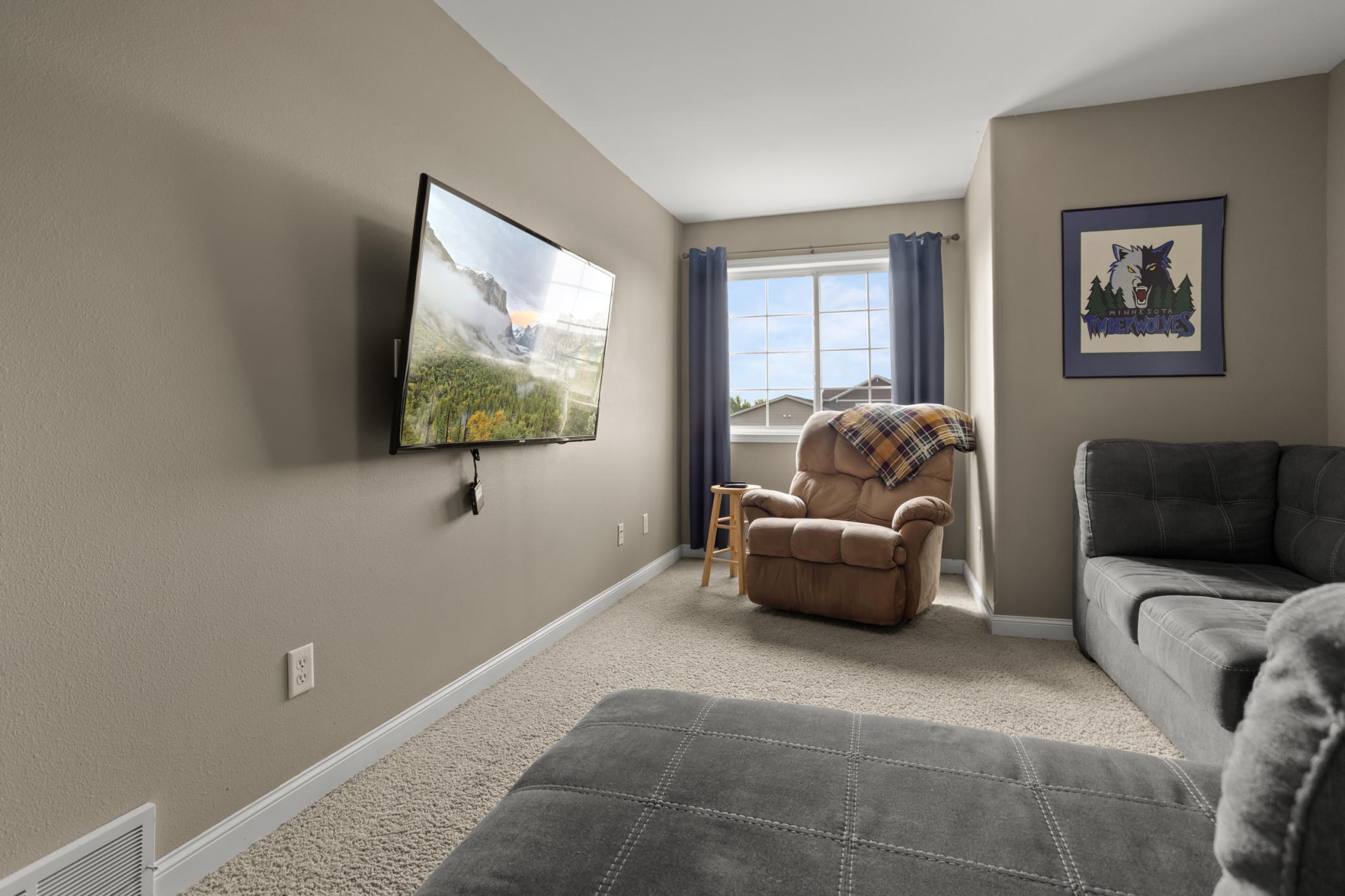 2006 twin home for sale at 4379 47th Avenue S in Fargo, ND — 4 bed, 3 bath (photo 22 of 45)