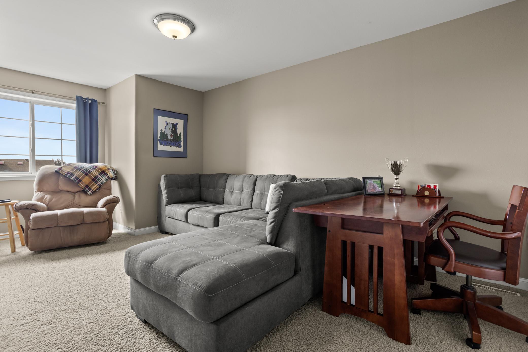 2006 twin home for sale at 4379 47th Avenue S in Fargo, ND — 4 bed, 3 bath (photo 23 of 45)