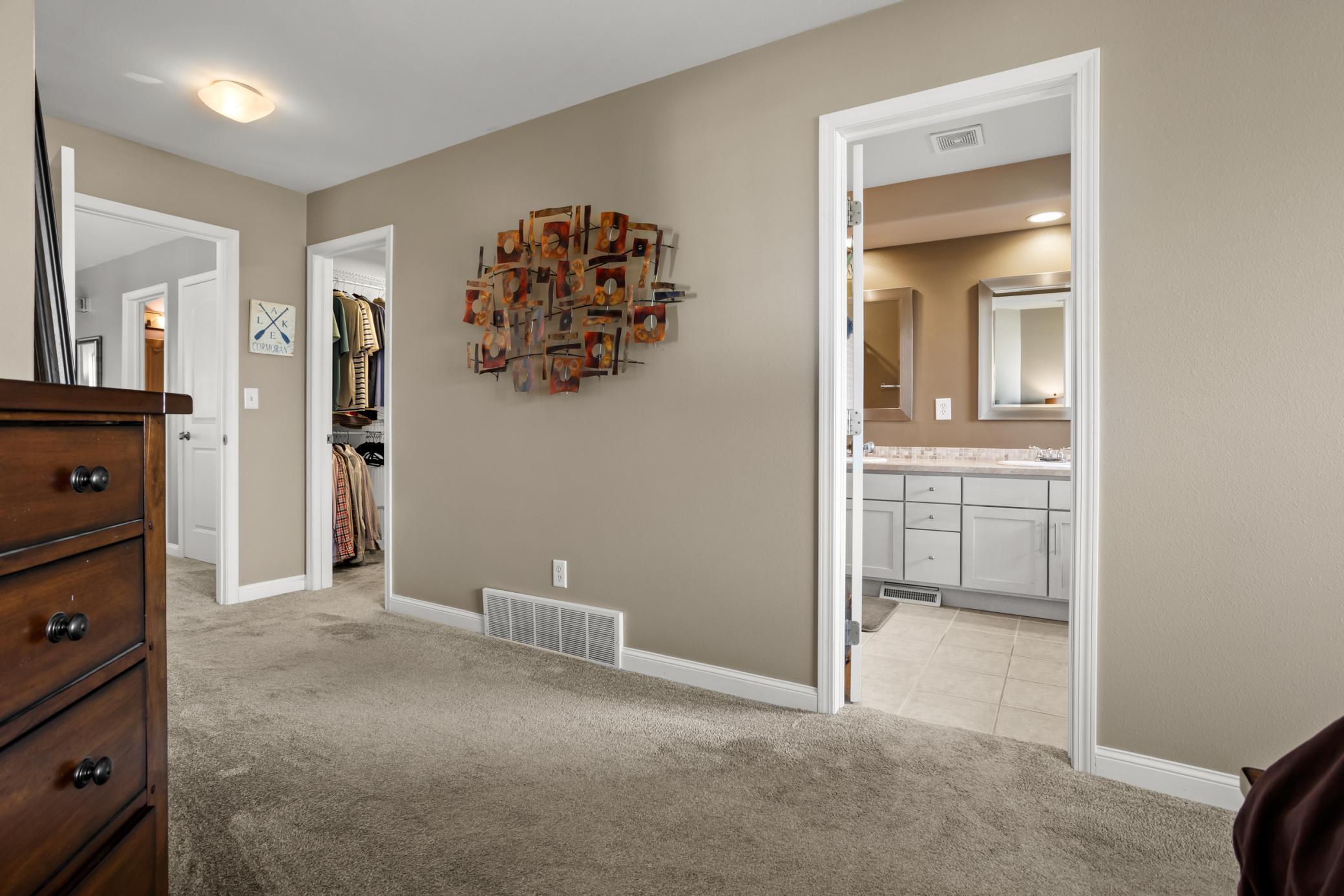 2006 twin home for sale at 4379 47th Avenue S in Fargo, ND — 4 bed, 3 bath (photo 29 of 45)