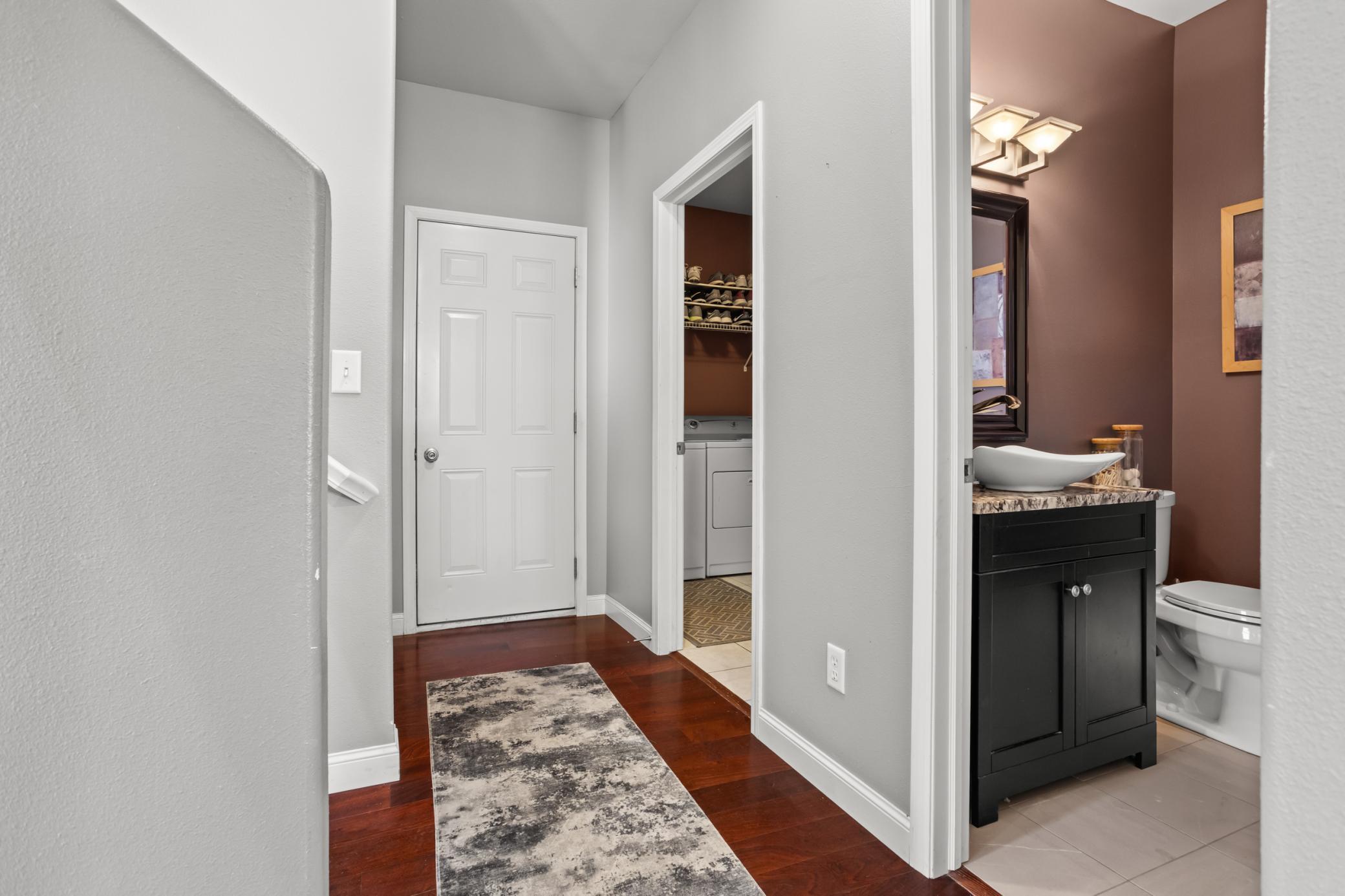 2006 twin home for sale at 4379 47th Avenue S in Fargo, ND — 4 bed, 3 bath (photo 37 of 45)