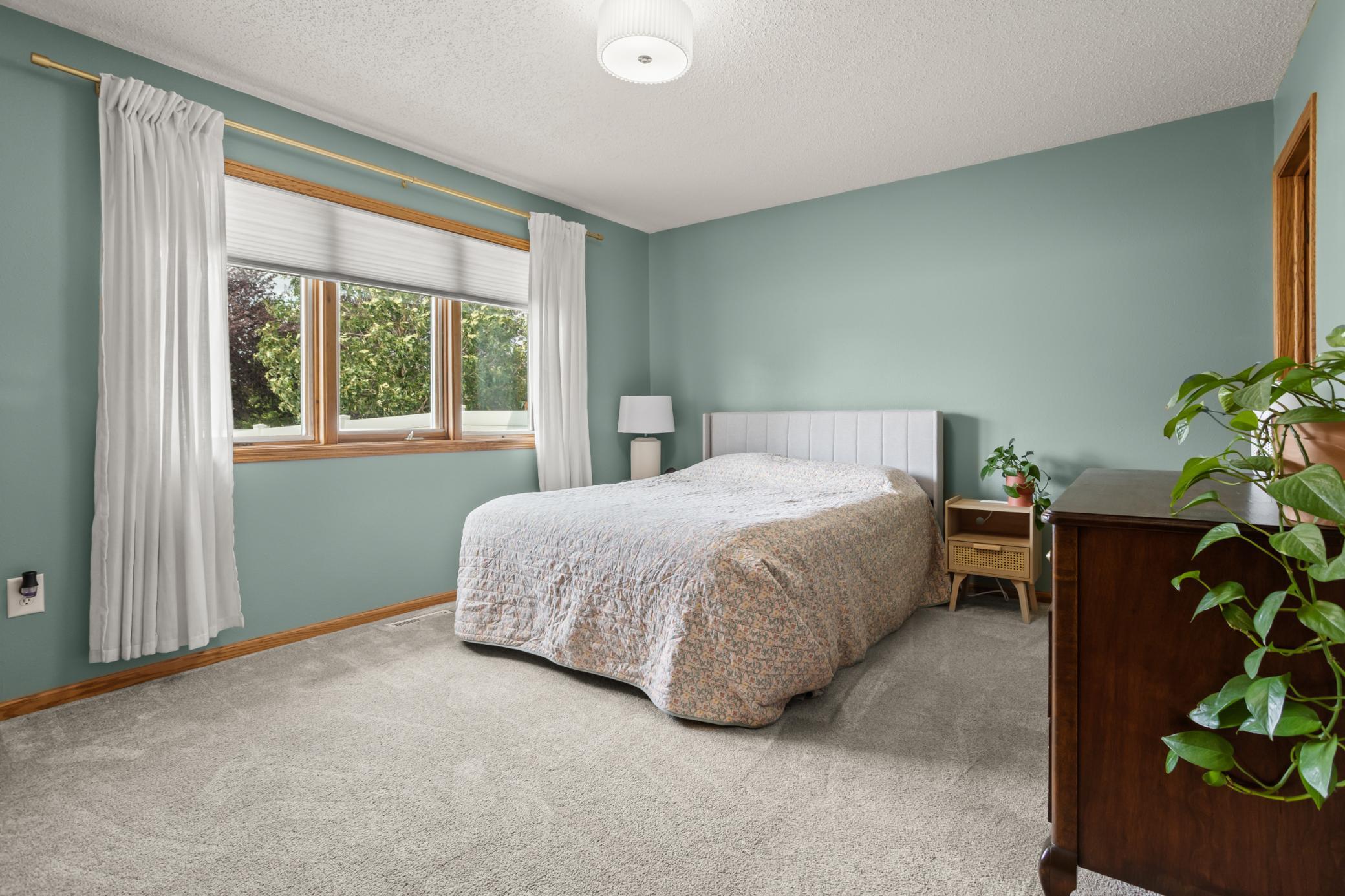 1994 townhouse for sale at 3303 30th Avenue S in Fargo, ND — 4 bed, 3 bath (photo 13 of 42)