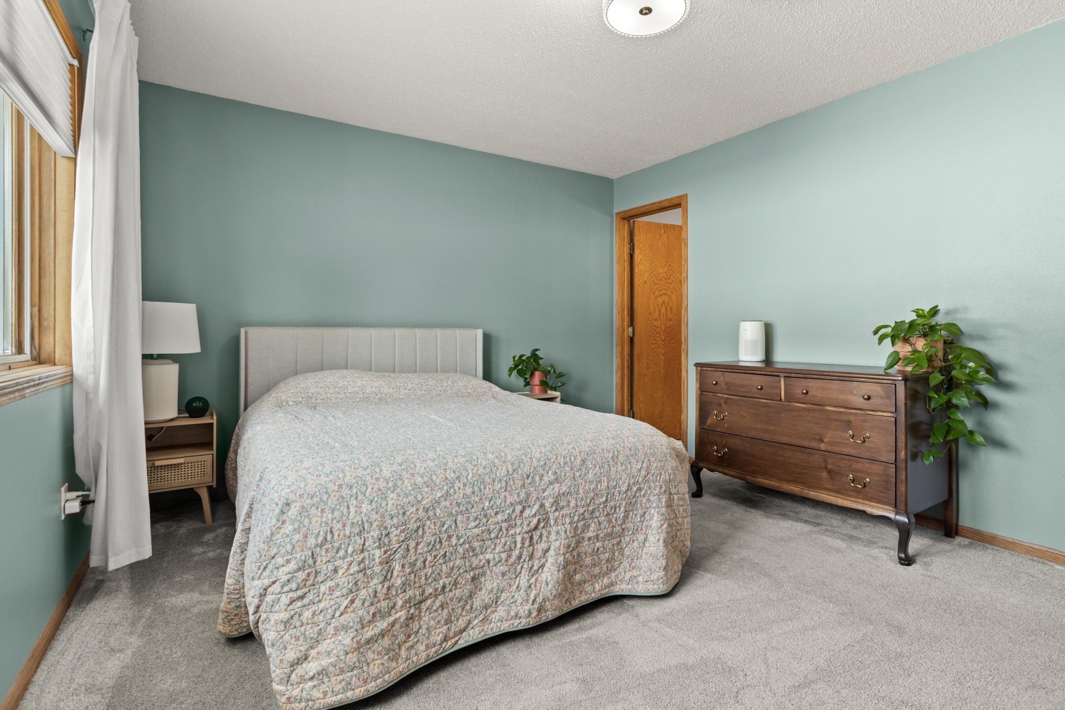 1994 townhouse for sale at 3303 30th Avenue S in Fargo, ND — 4 bed, 3 bath (photo 15 of 42)