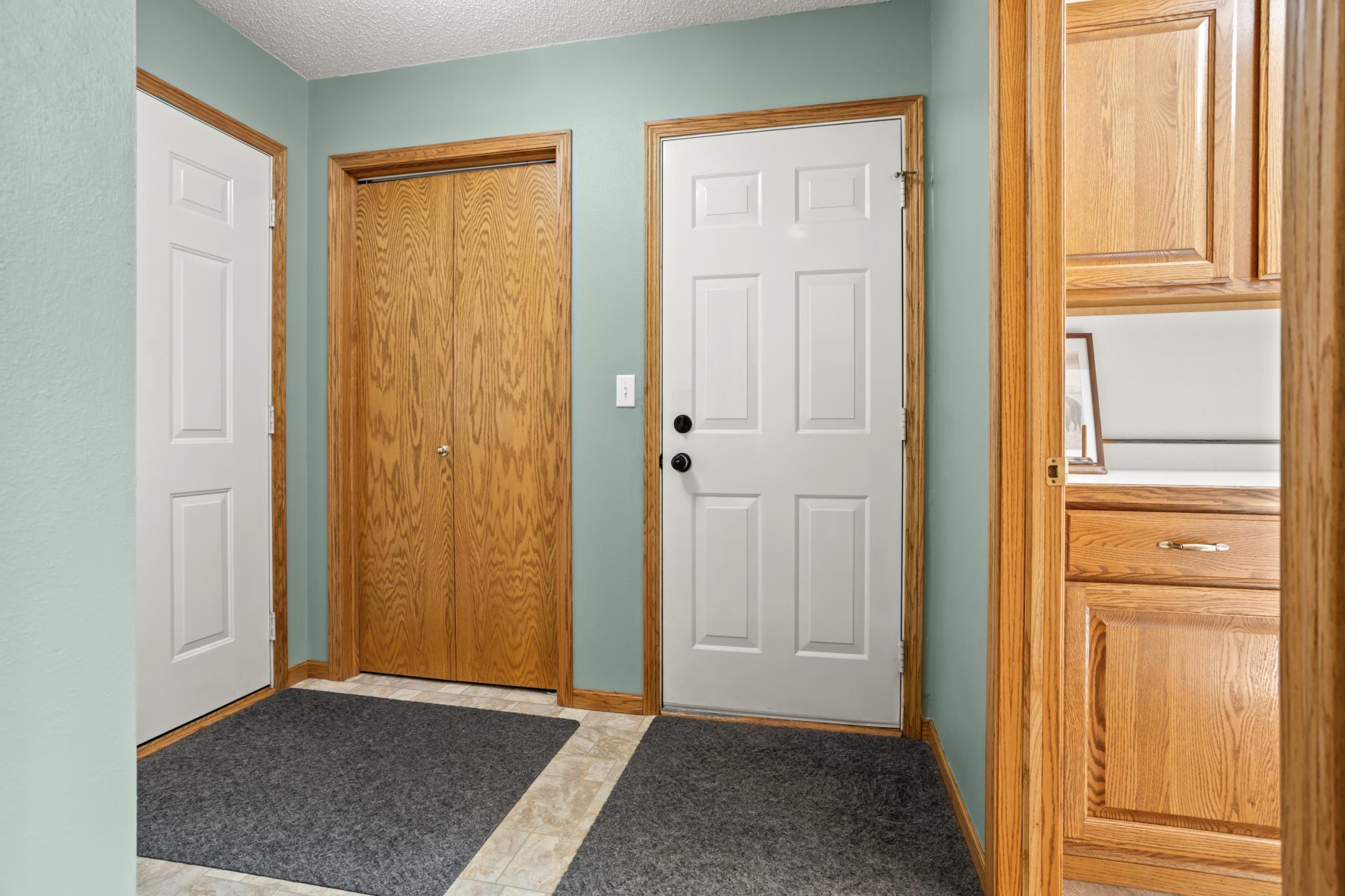 1994 townhouse for sale at 3303 30th Avenue S in Fargo, ND — 4 bed, 3 bath (photo 22 of 42)