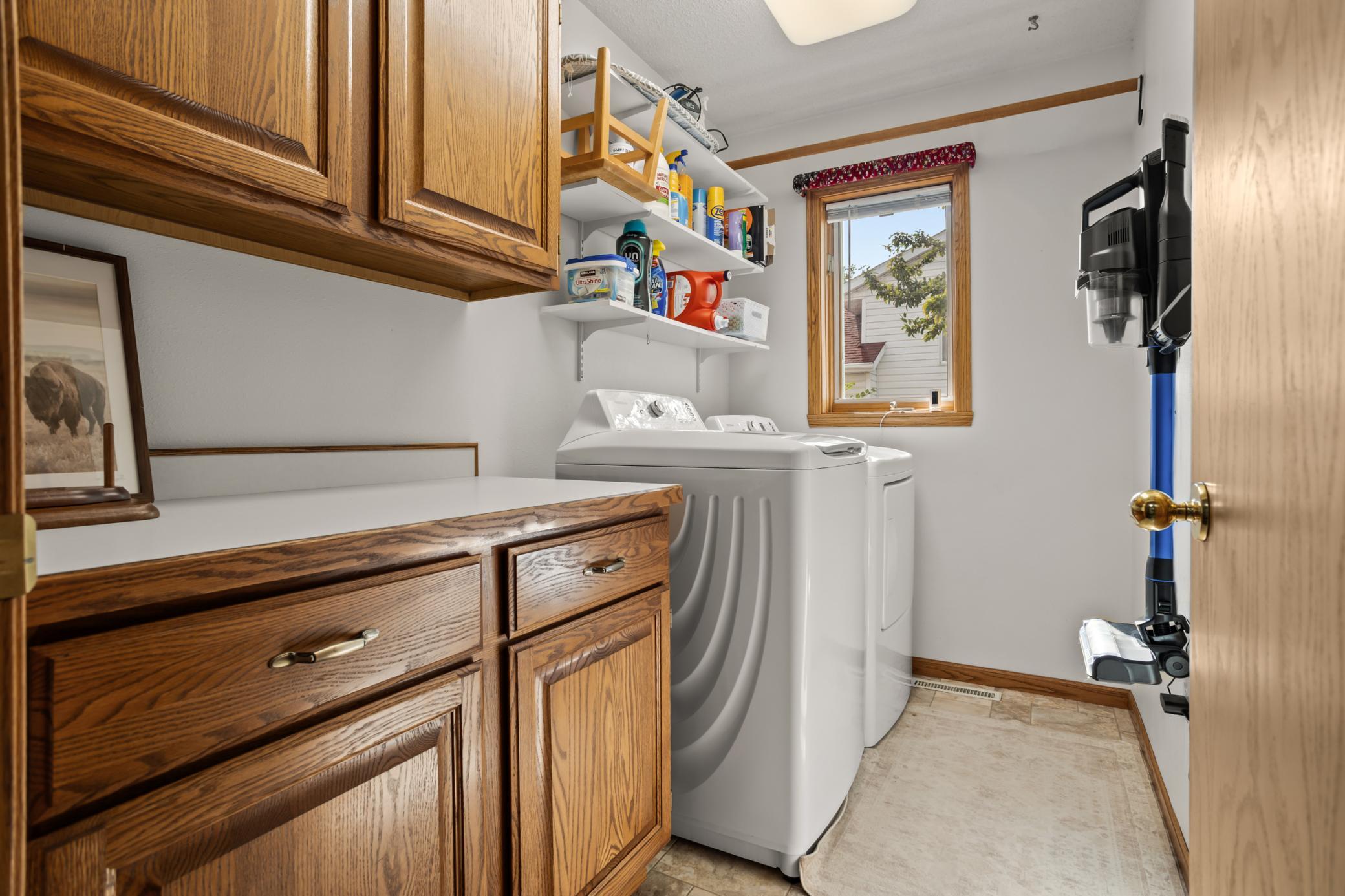 1994 townhouse for sale at 3303 30th Avenue S in Fargo, ND — 4 bed, 3 bath (photo 23 of 42)