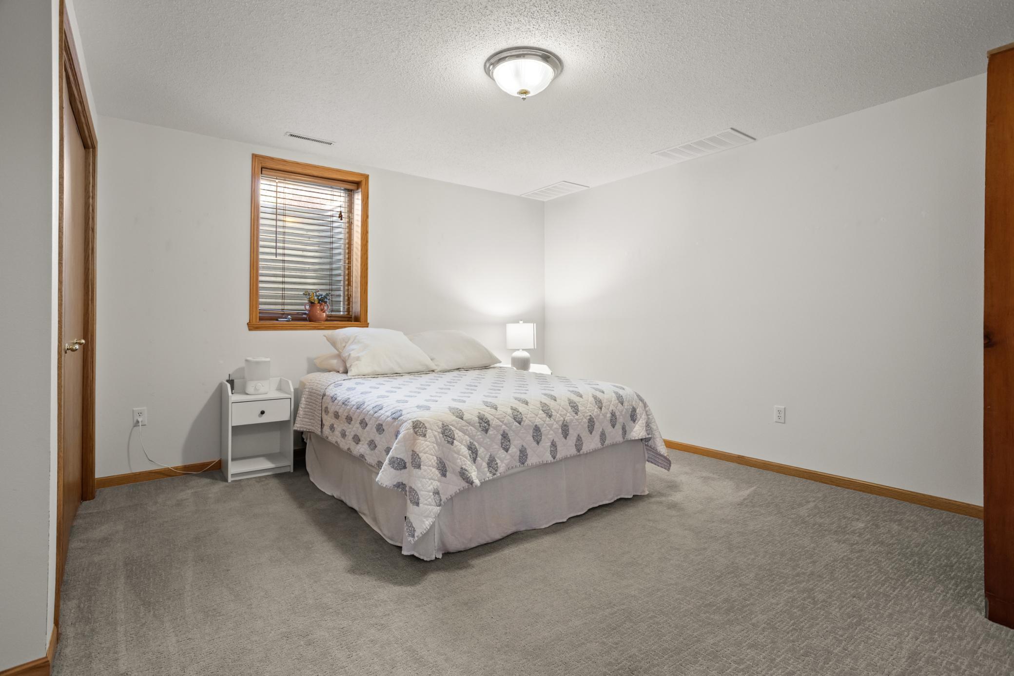 1994 townhouse for sale at 3303 30th Avenue S in Fargo, ND — 4 bed, 3 bath (photo 32 of 42)