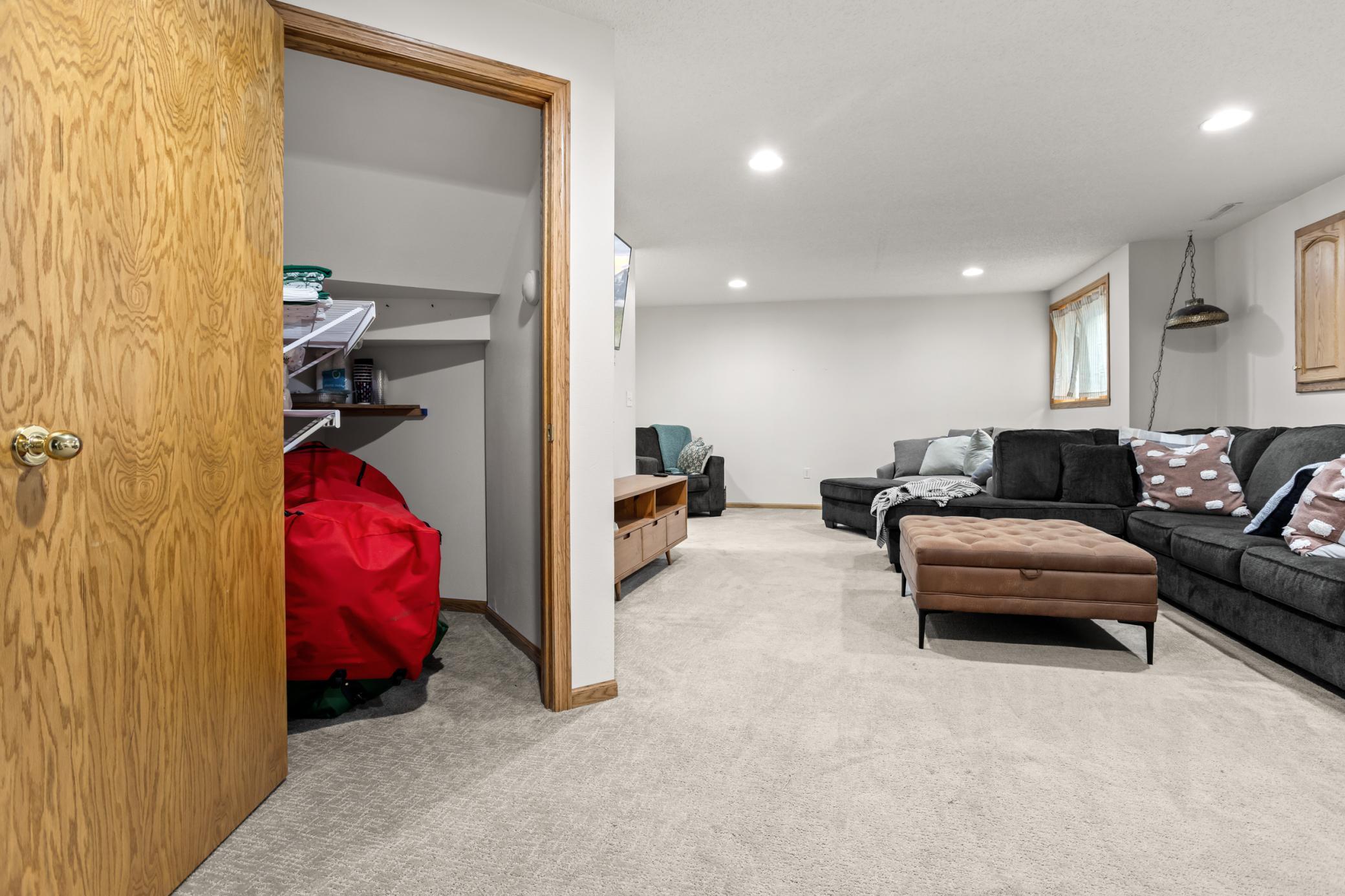 1994 townhouse for sale at 3303 30th Avenue S in Fargo, ND — 4 bed, 3 bath (photo 35 of 42)