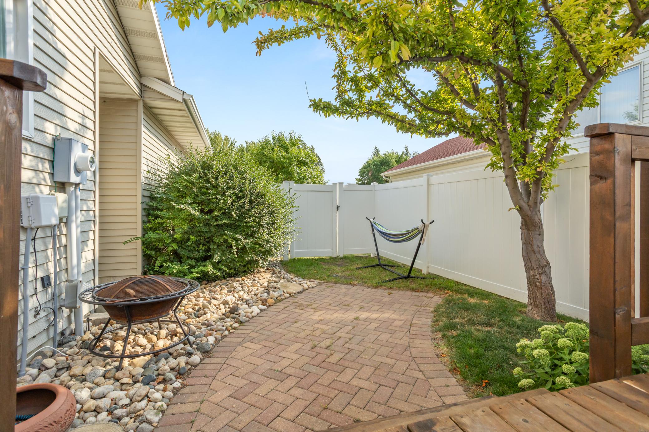 1994 townhouse for sale at 3303 30th Avenue S in Fargo, ND — 4 bed, 3 bath (photo 37 of 42)