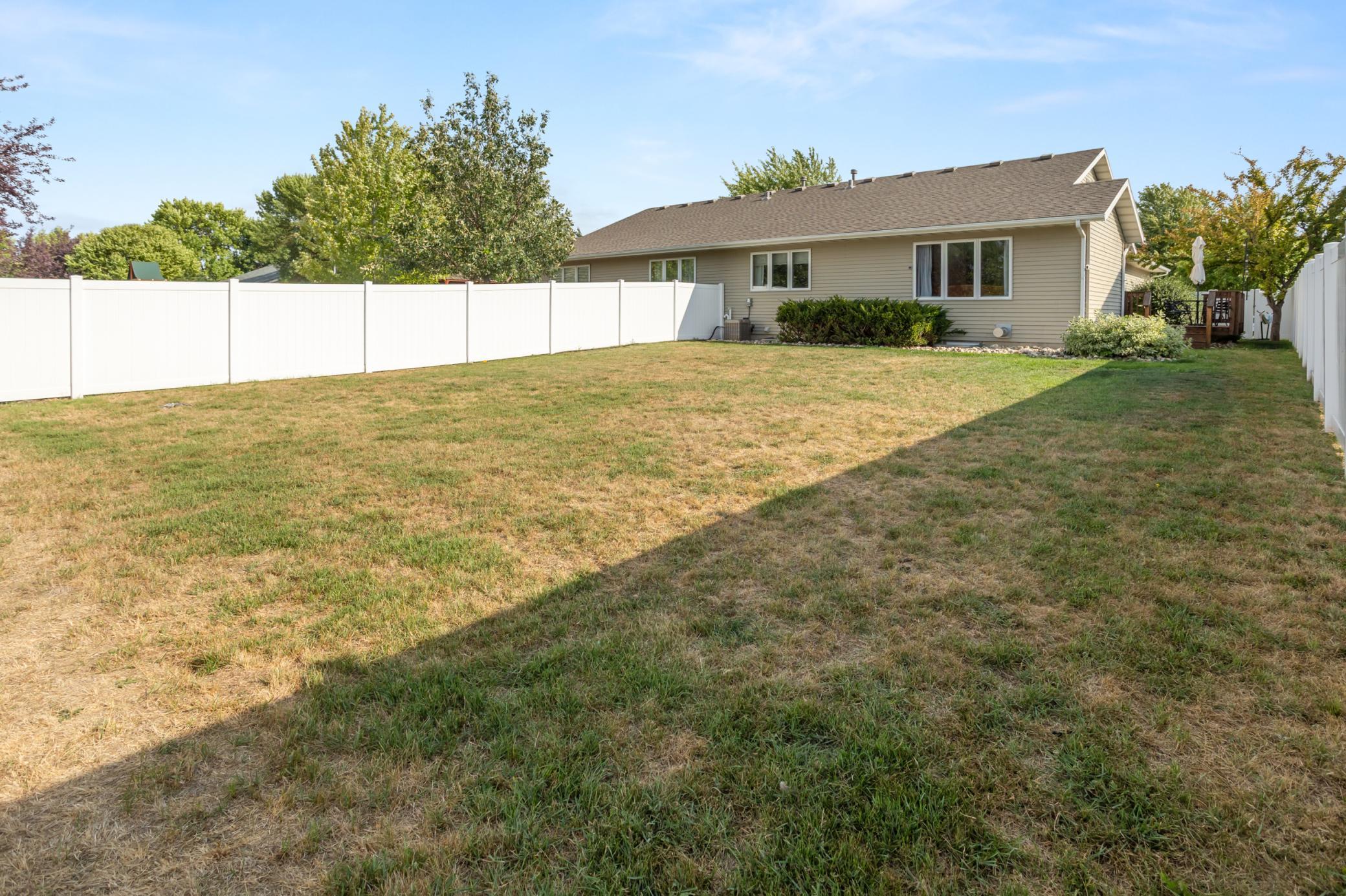 1994 townhouse for sale at 3303 30th Avenue S in Fargo, ND — 4 bed, 3 bath (photo 40 of 42)