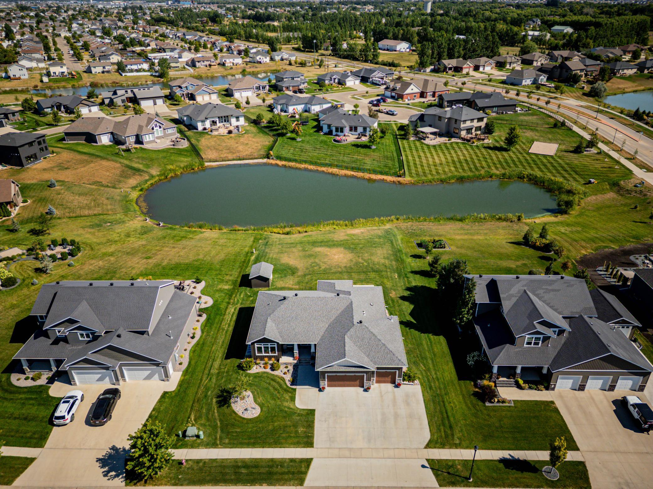 2021 single family home for sale at 1023 Mulberry Lane in West Fargo, ND — 6 bed, 3 bath (photo 4 of 63)