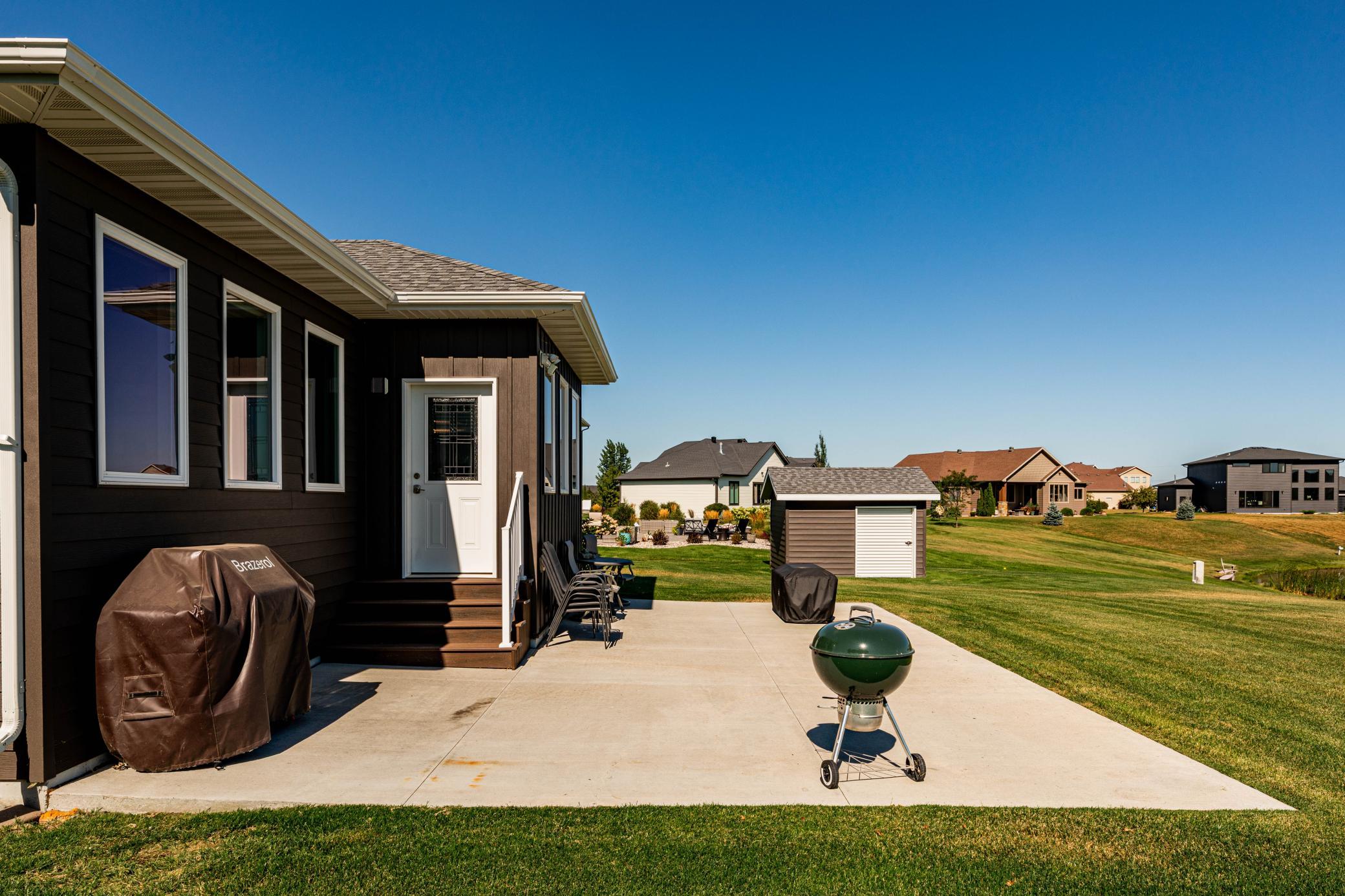 2021 single family home for sale at 1023 Mulberry Lane in West Fargo, ND — 6 bed, 3 bath (photo 62 of 63)