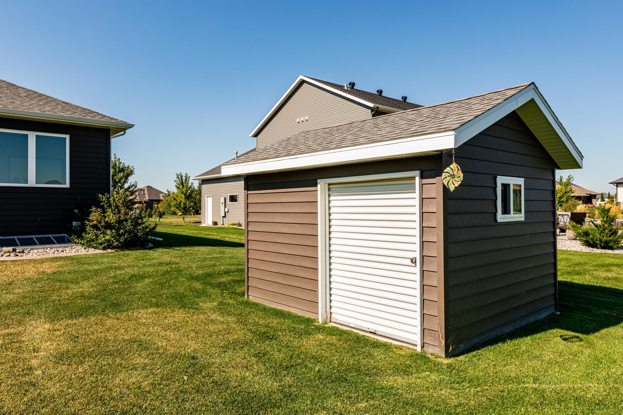 2021 single family home for sale at 1023 Mulberry Lane in West Fargo, ND — 6 bed, 3 bath (photo 63 of 63)