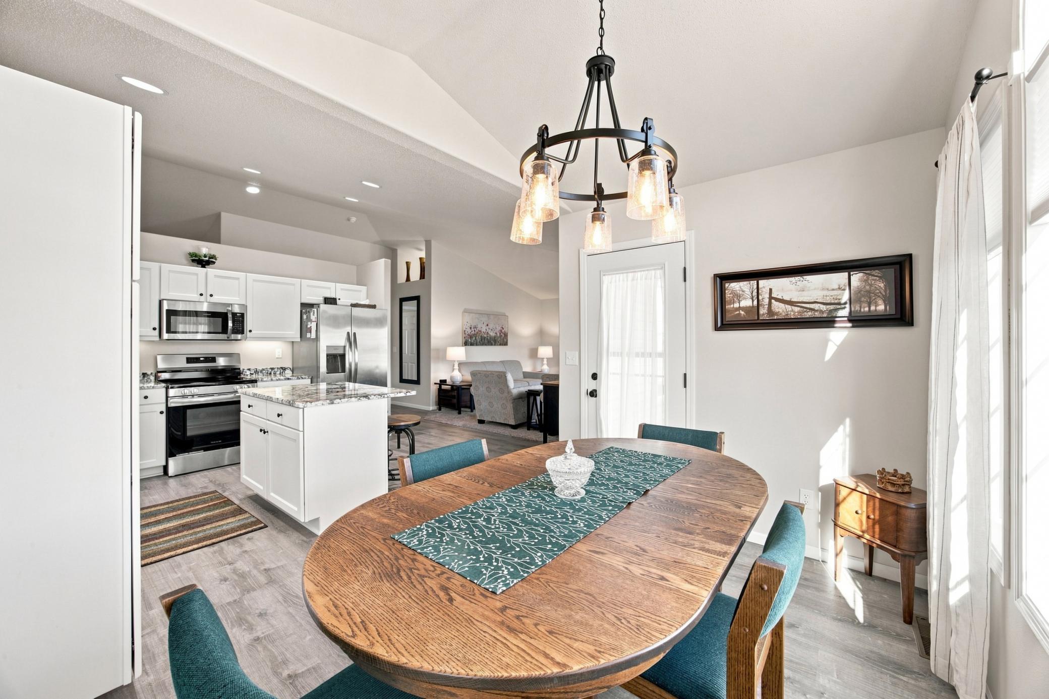 2007 twin home for sale at 1540 19th Avenue E in West Fargo, ND — 3 bed, 3 bath (photo 11 of 35)