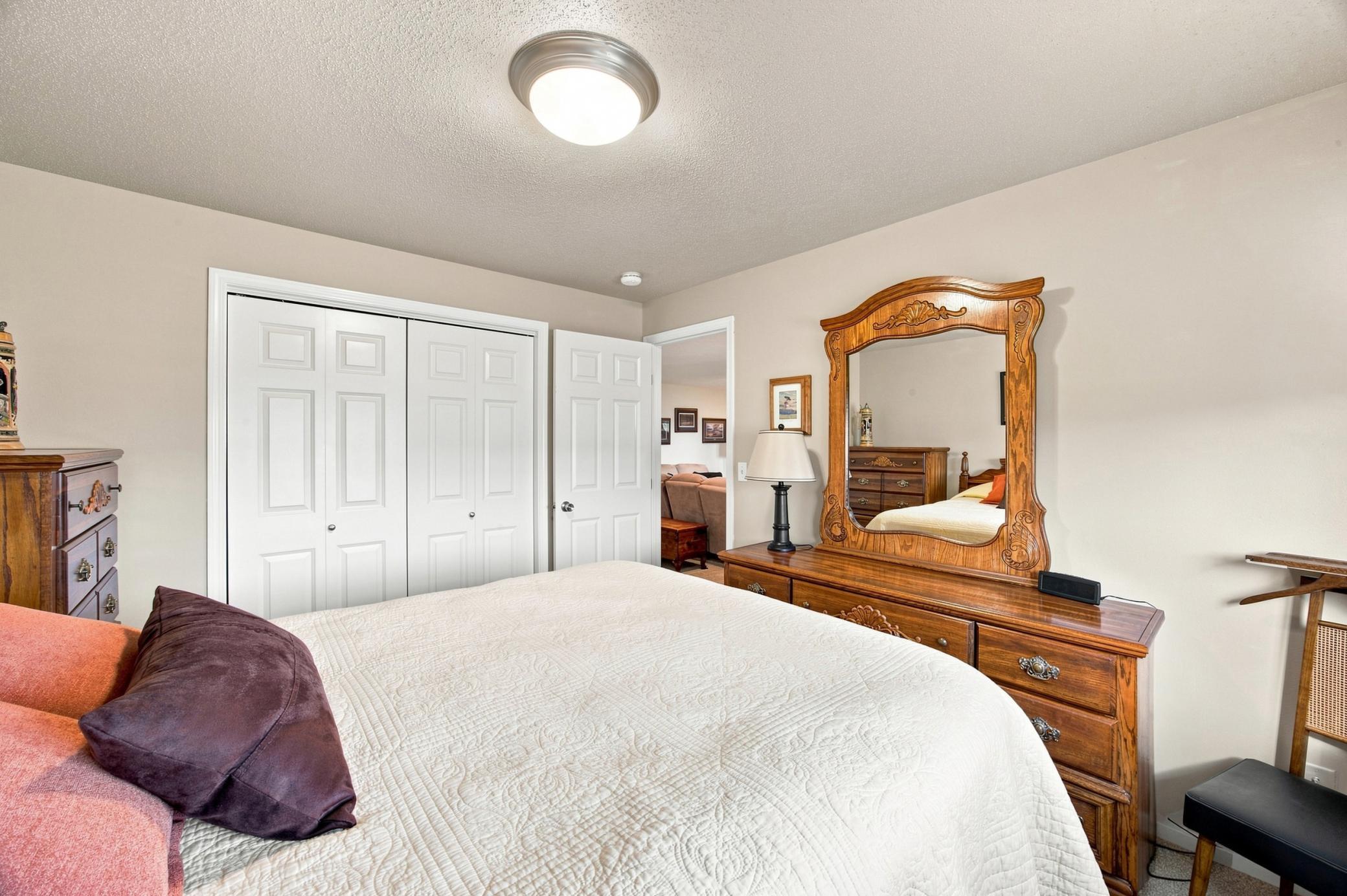2007 twin home for sale at 1540 19th Avenue E in West Fargo, ND — 3 bed, 3 bath (photo 22 of 35)