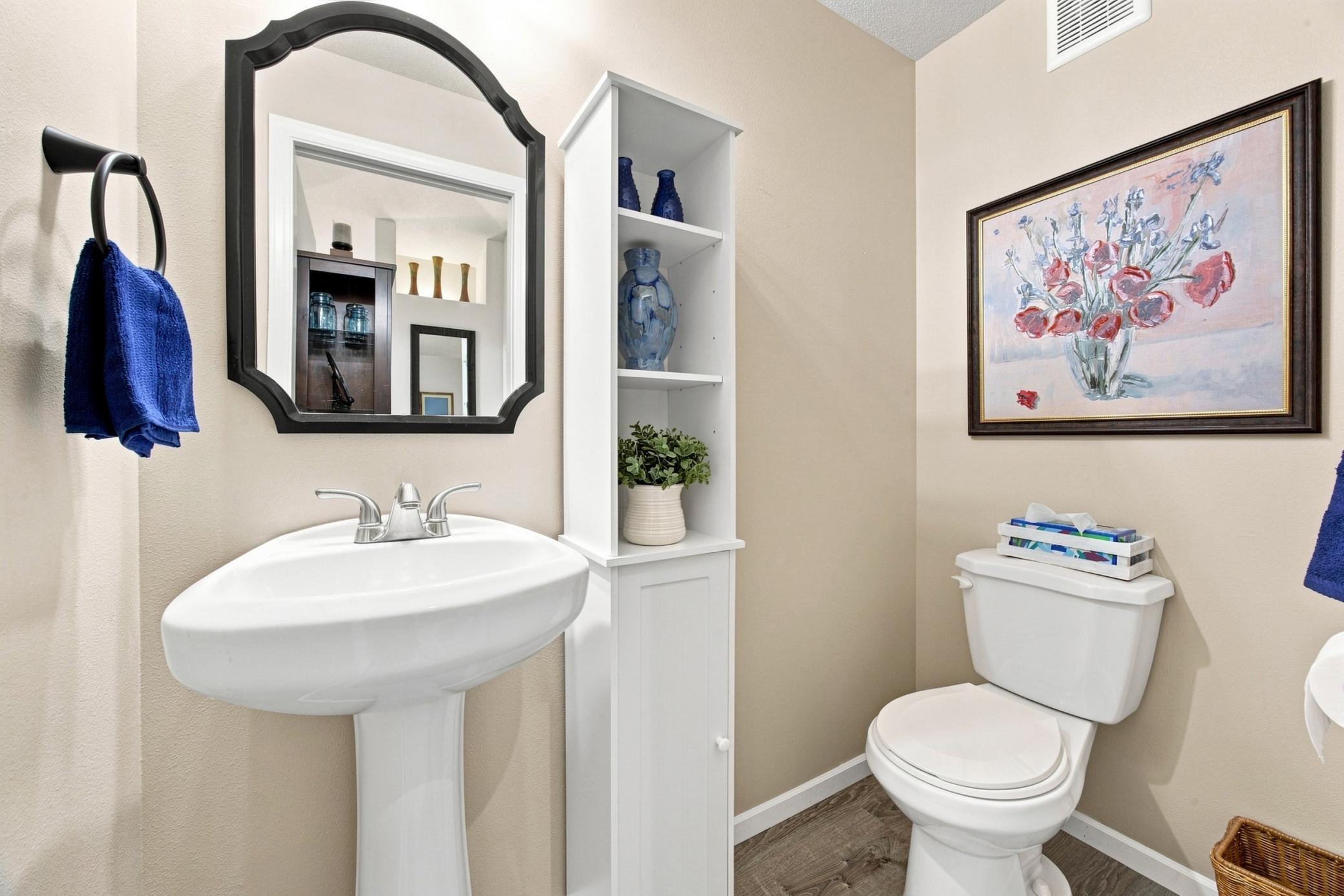 2007 twin home for sale at 1540 19th Avenue E in West Fargo, ND — 3 bed, 3 bath (photo 24 of 35)