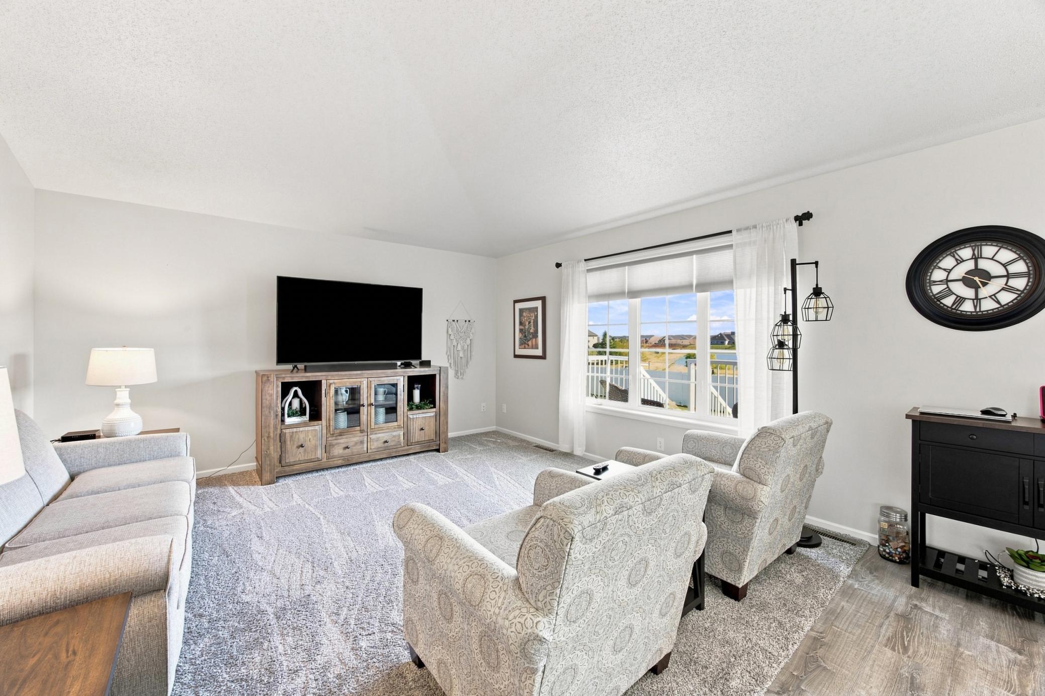 2007 twin home for sale at 1540 19th Avenue E in West Fargo, ND — 3 bed, 3 bath (photo 5 of 35)