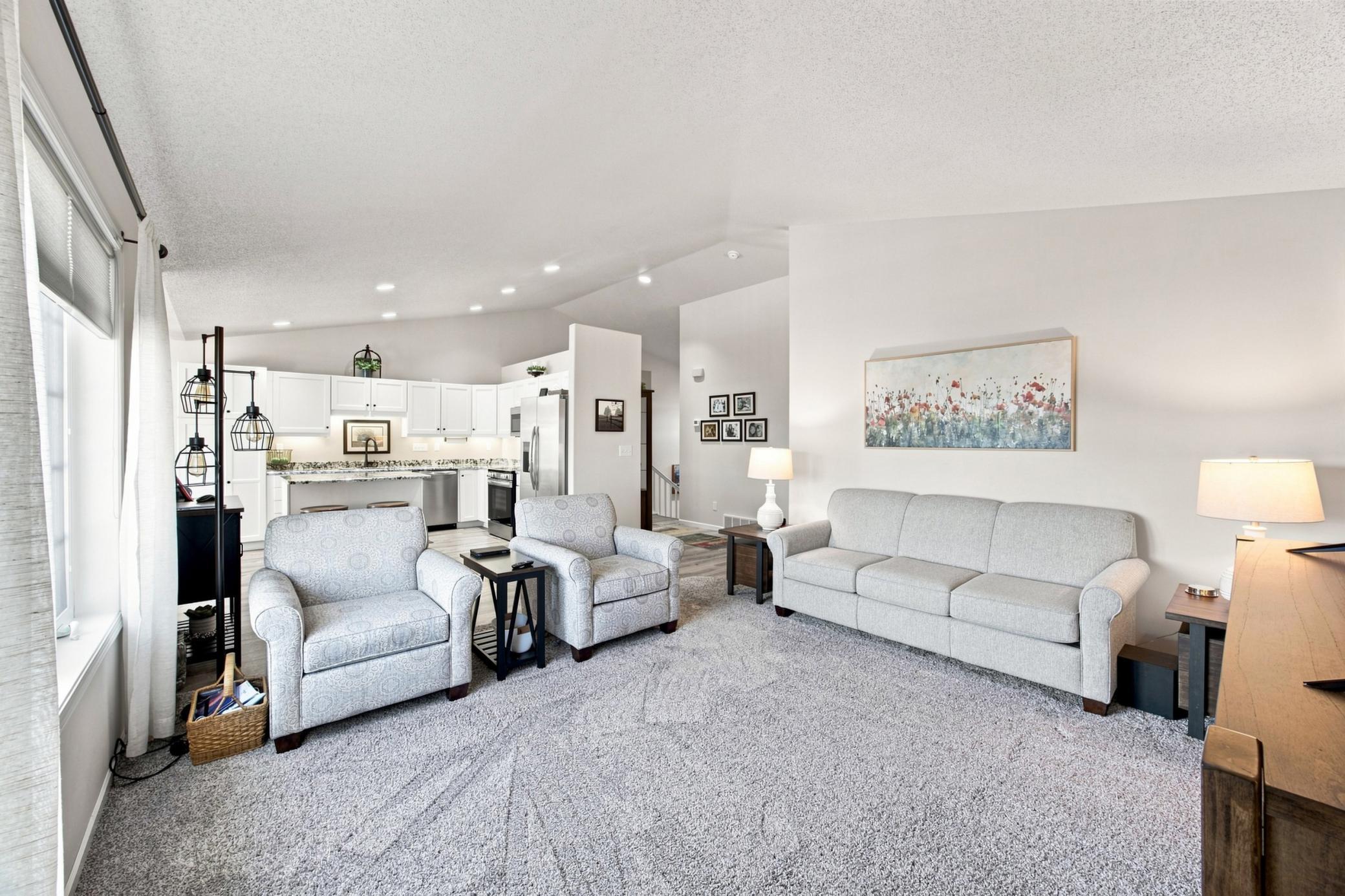 2007 twin home for sale at 1540 19th Avenue E in West Fargo, ND — 3 bed, 3 bath (photo 6 of 35)