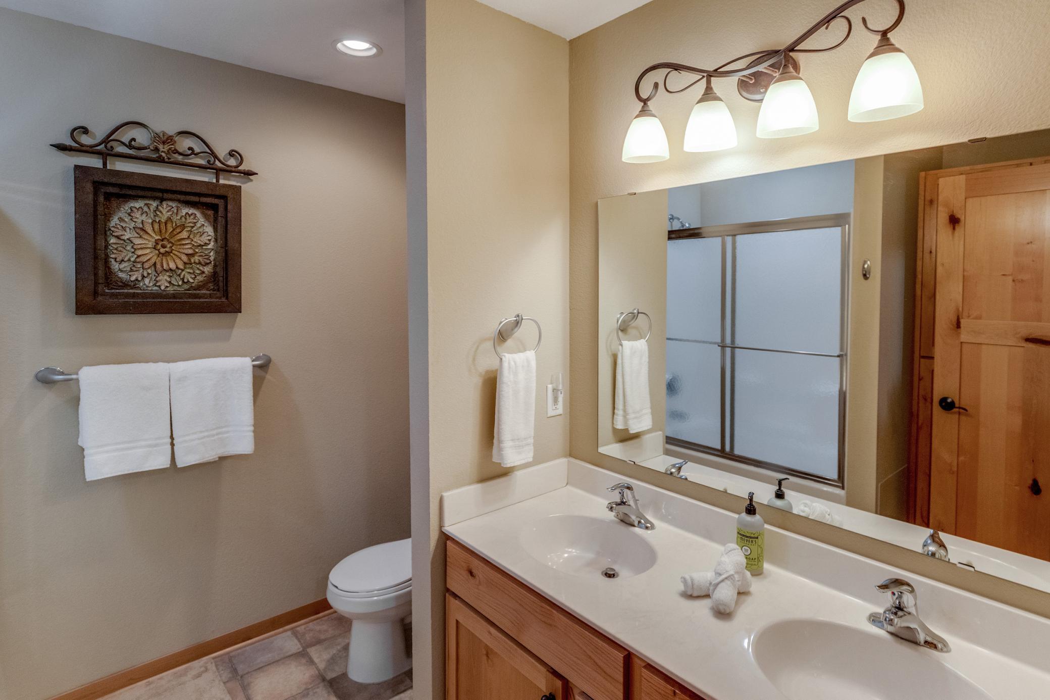 2007 townhouse for sale at 8066 Lost Lake Road, Unit 150 in Nisswa, MN — 3 bed, 5 bath (photo 13 of 53)