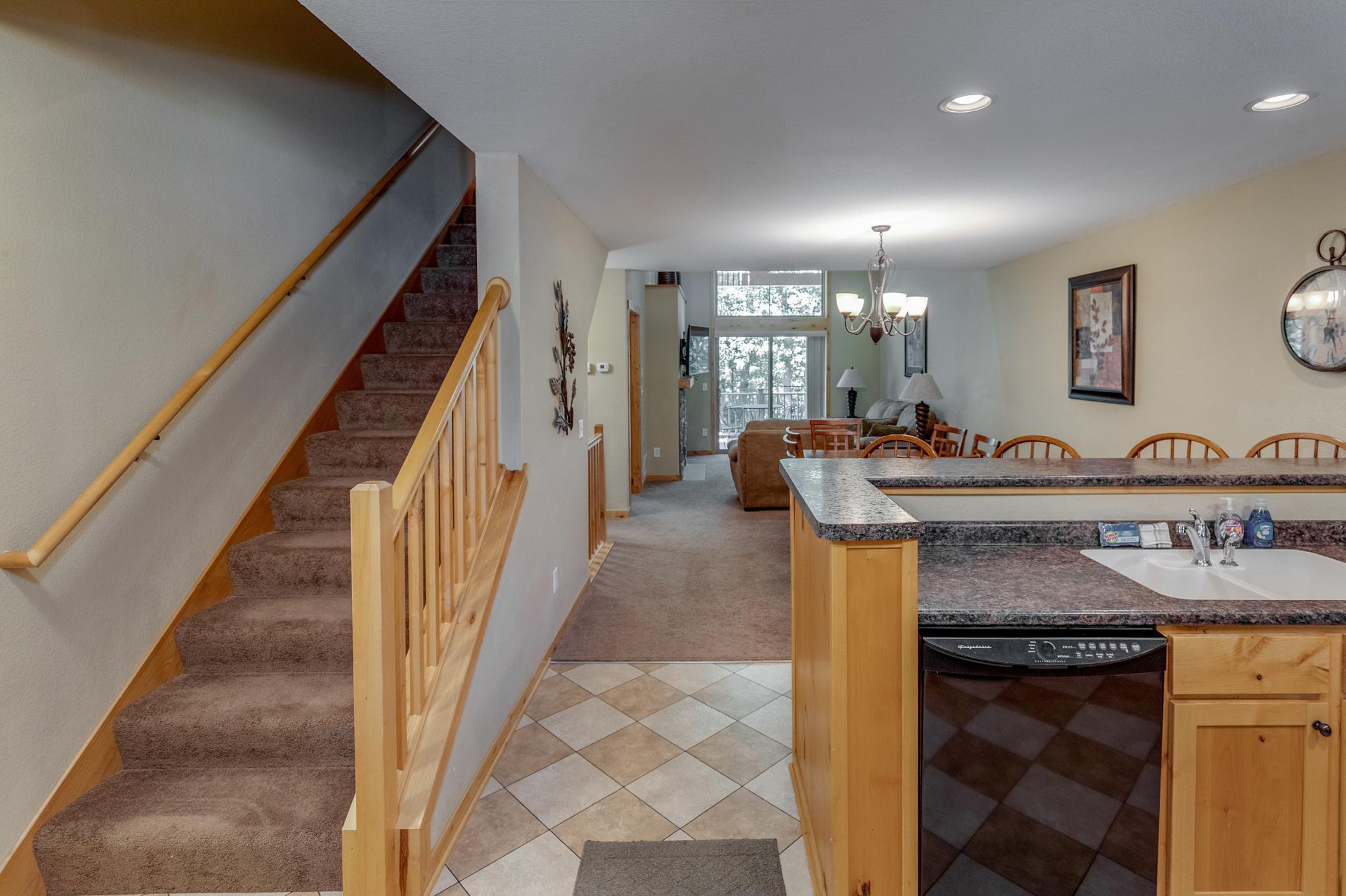 2007 townhouse for sale at 8066 Lost Lake Road, Unit 150 in Nisswa, MN — 3 bed, 5 bath (photo 7 of 53)