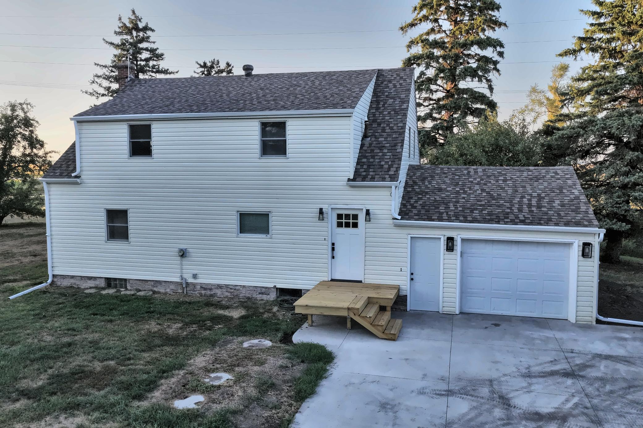 1920 single family home for sale at 14688 44th Street SE in Wheatland, ND — 3 bed, 2 bath (photo 11 of 45)