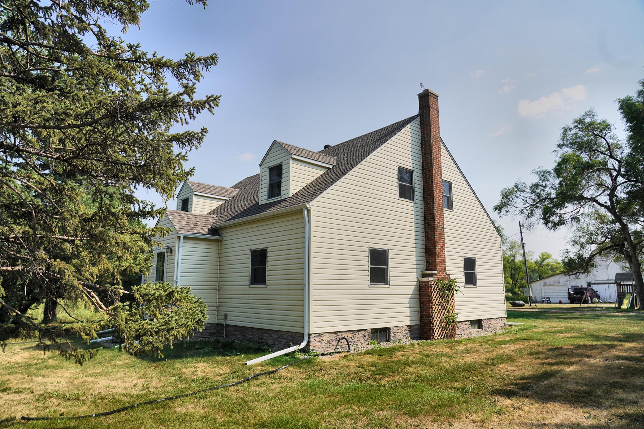 1920 single family home for sale at 14688 44th Street SE in Wheatland, ND — 3 bed, 2 bath (photo 3 of 45)
