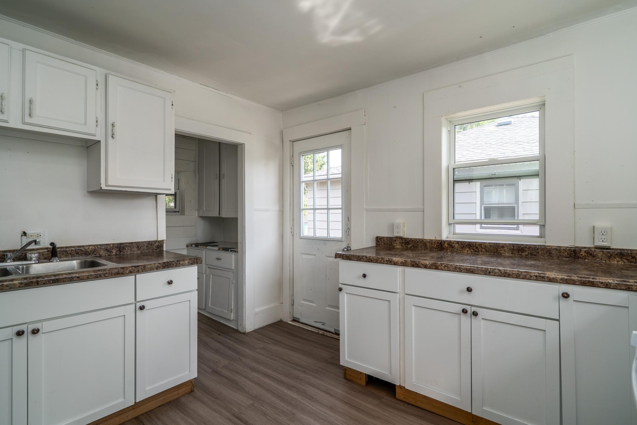 1910 single family home for sale at 512 6th Street W in Crookston, MN — 3 bed, 2 bath (photo 11 of 31)