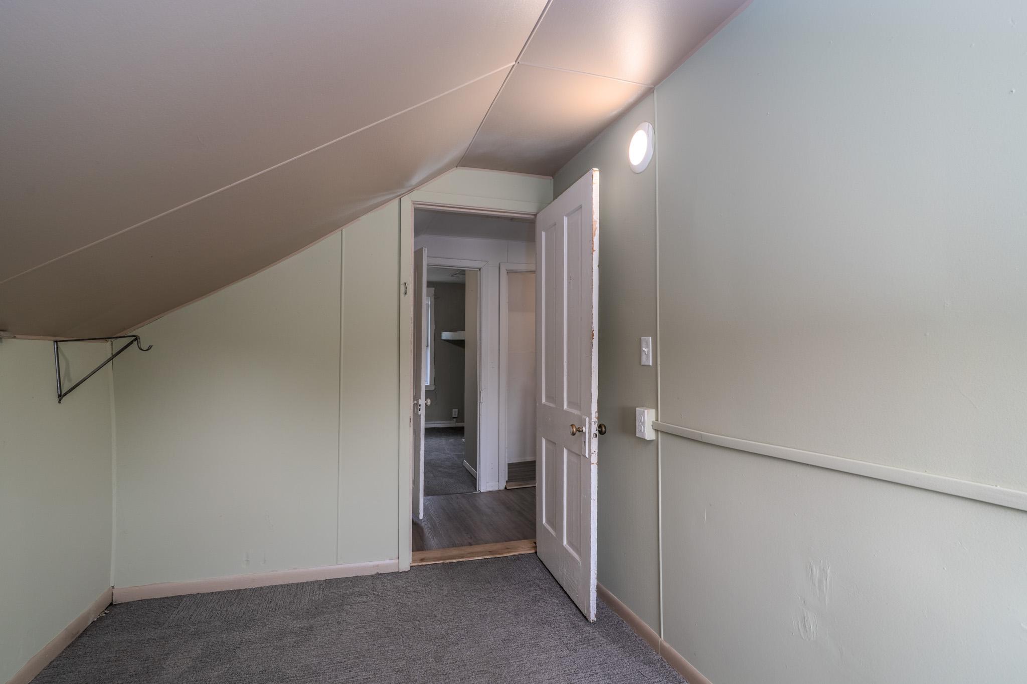 1910 single family home for sale at 512 6th Street W in Crookston, MN — 3 bed, 2 bath (photo 19 of 31)