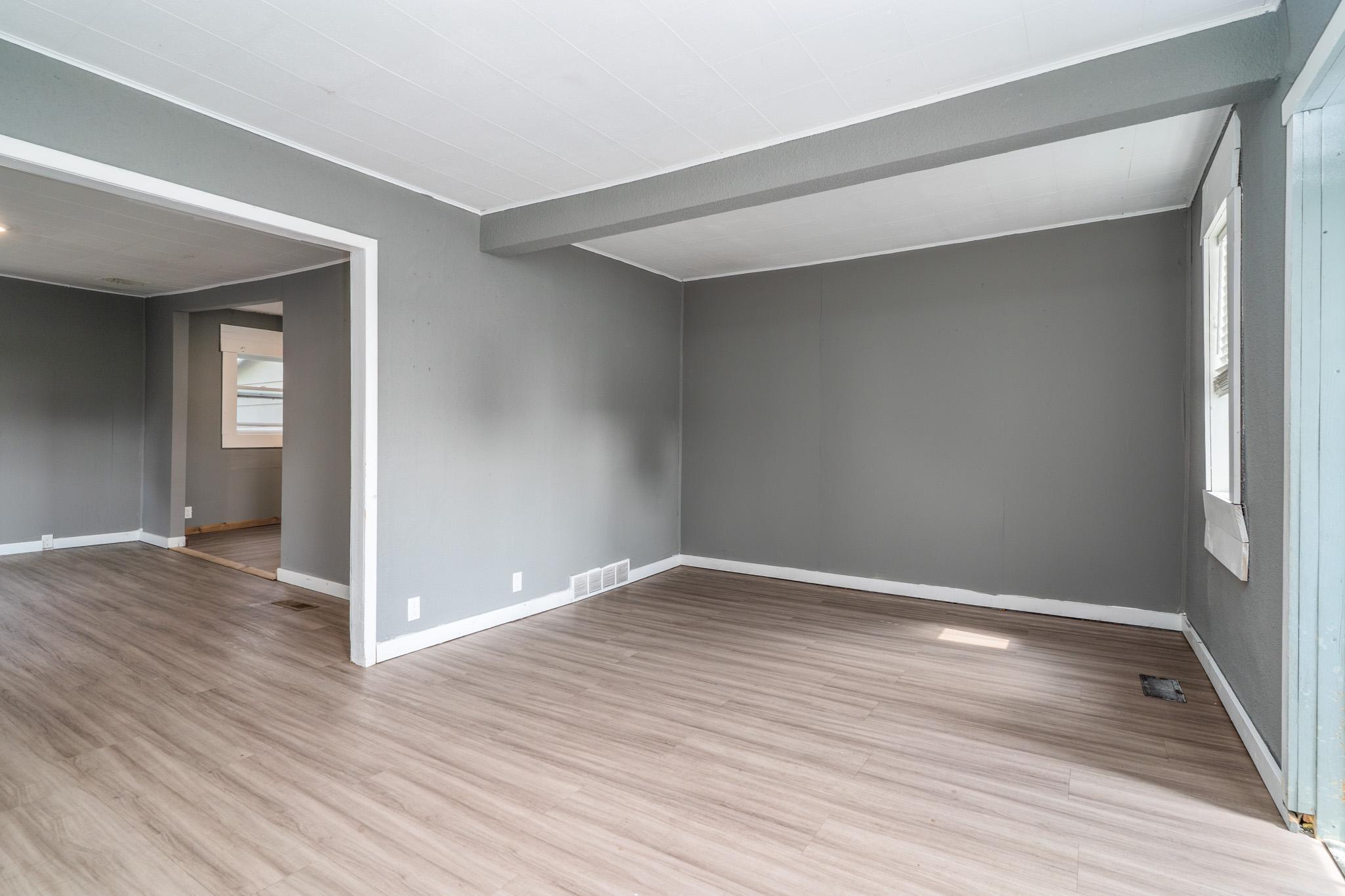 1910 single family home for sale at 512 6th Street W in Crookston, MN — 3 bed, 2 bath (photo 3 of 31)