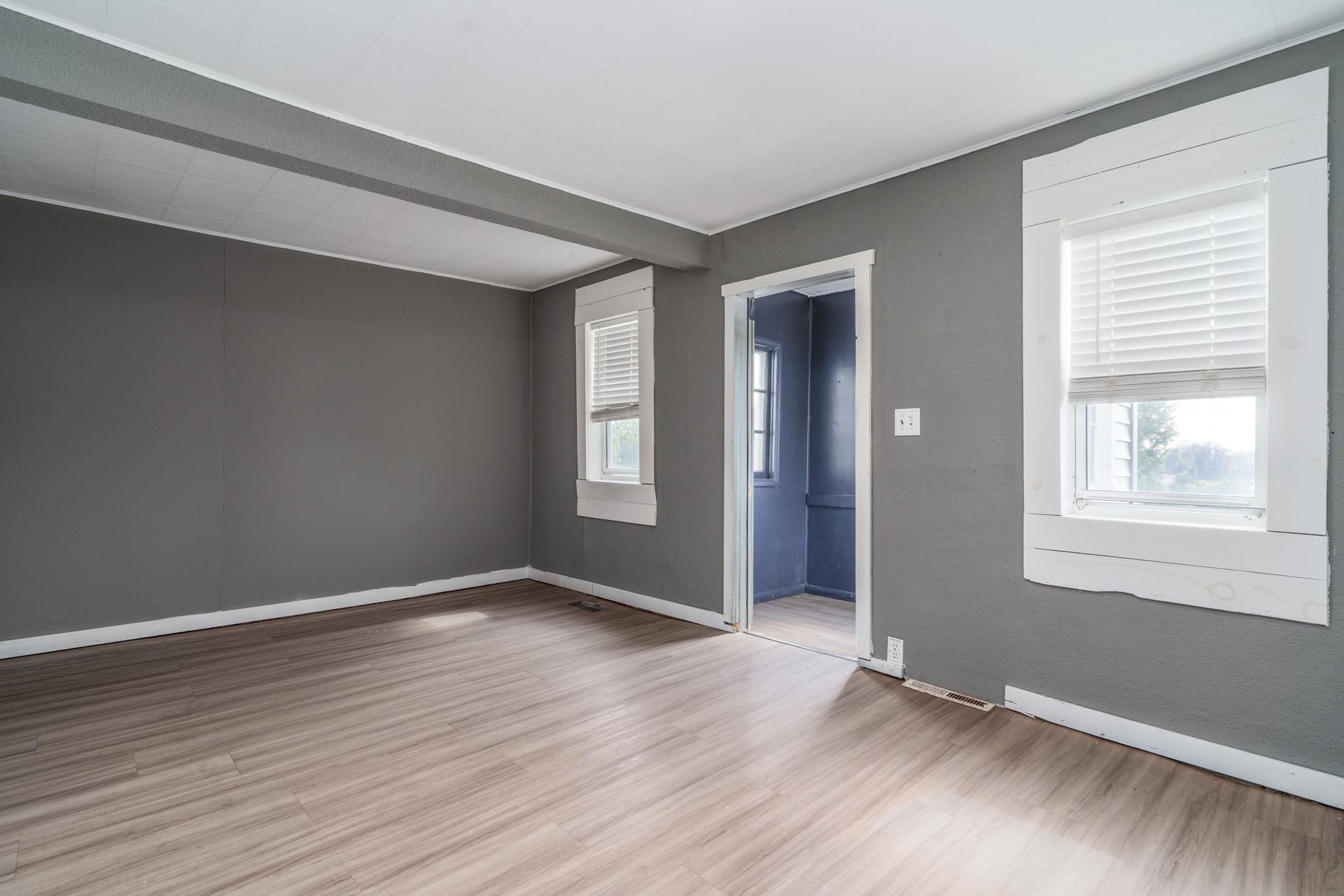 1910 single family home for sale at 512 6th Street W in Crookston, MN — 3 bed, 2 bath (photo 4 of 31)