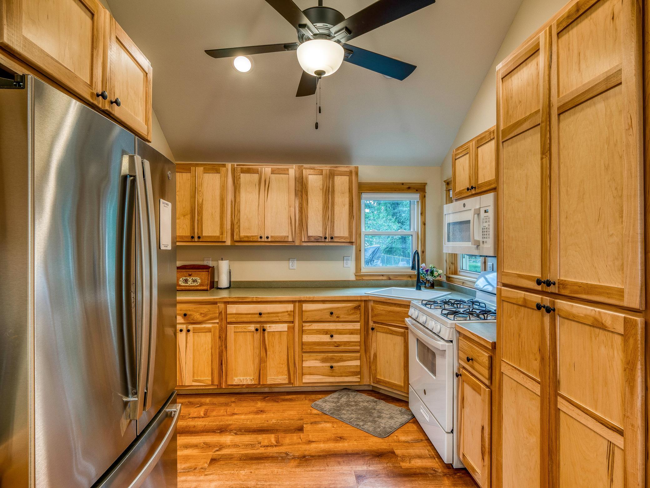 1940 single family home for sale at 2011 Norton Avenue NW in Bemidji, MN — 2 bed, 3 bath (photo 13 of 50)