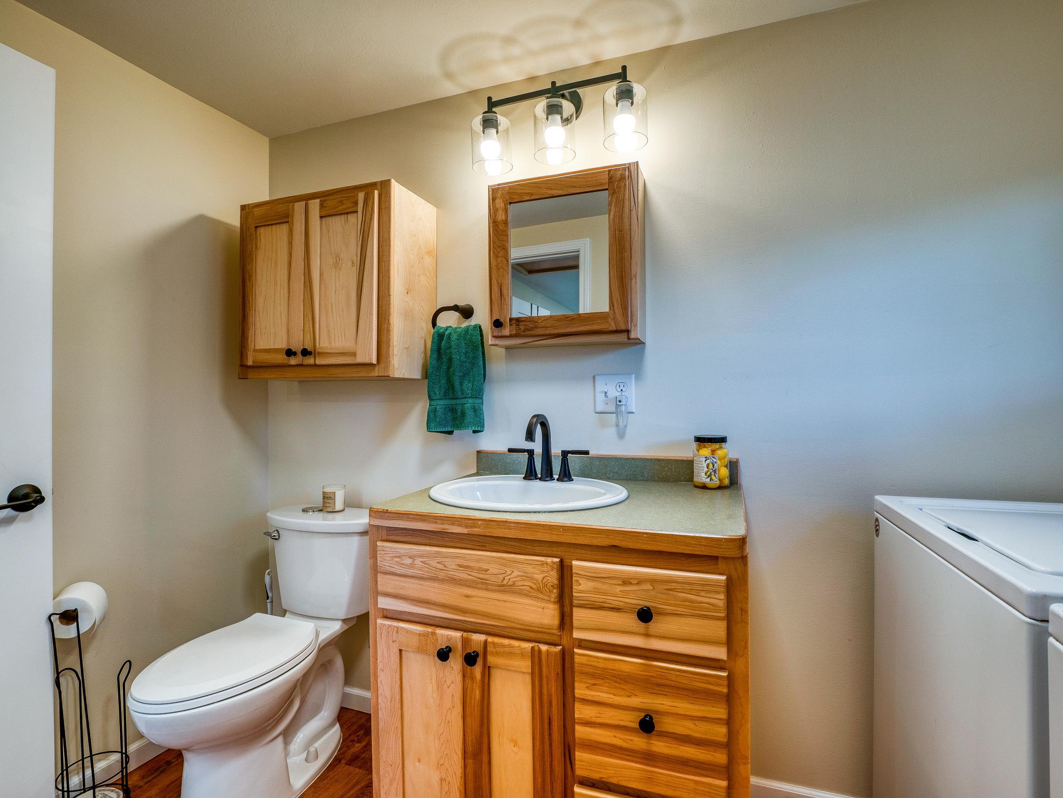 1940 single family home for sale at 2011 Norton Avenue NW in Bemidji, MN — 2 bed, 3 bath (photo 18 of 50)