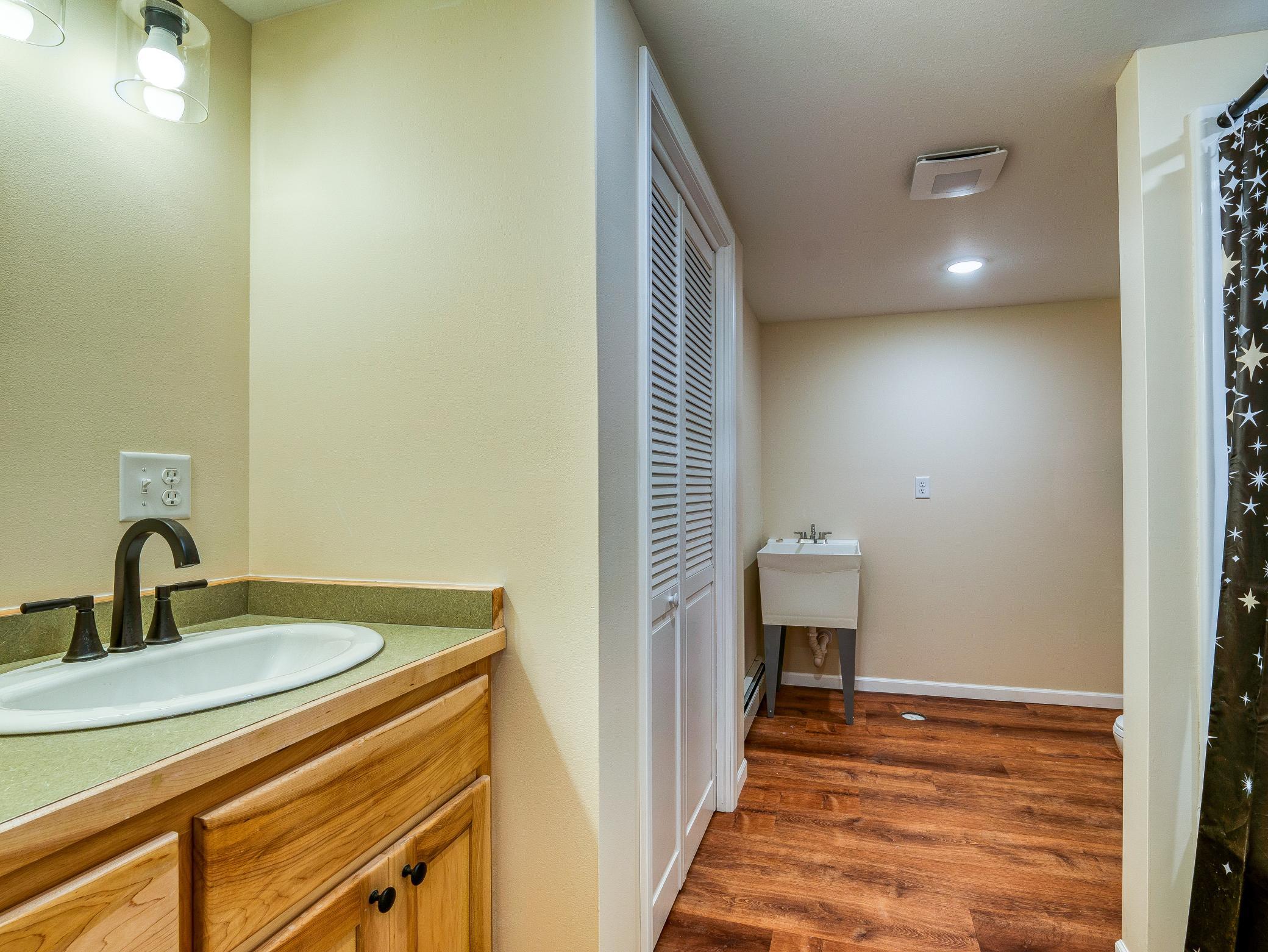 1940 single family home for sale at 2011 Norton Avenue NW in Bemidji, MN — 2 bed, 3 bath (photo 23 of 50)