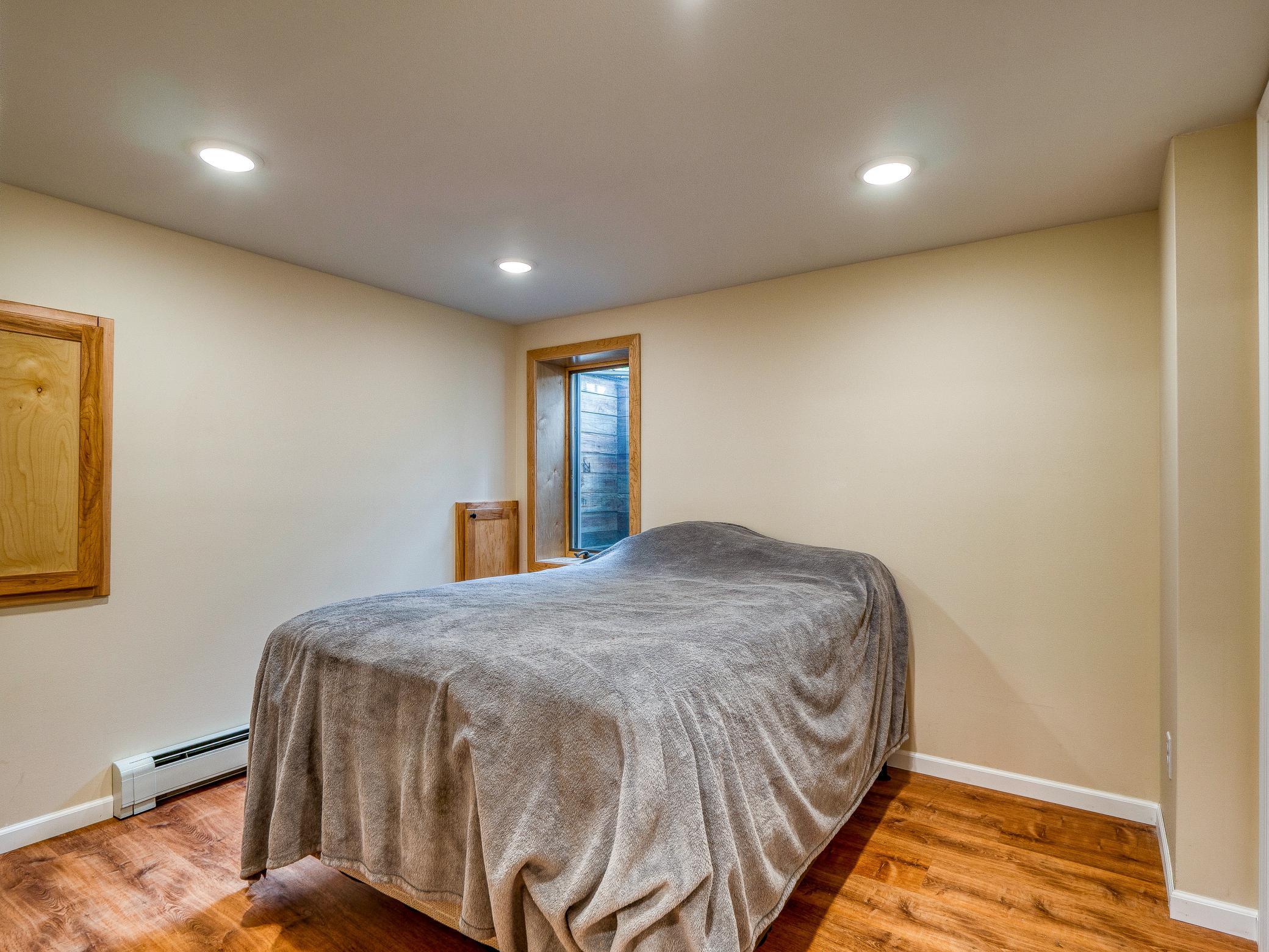 1940 single family home for sale at 2011 Norton Avenue NW in Bemidji, MN — 2 bed, 3 bath (photo 32 of 50)