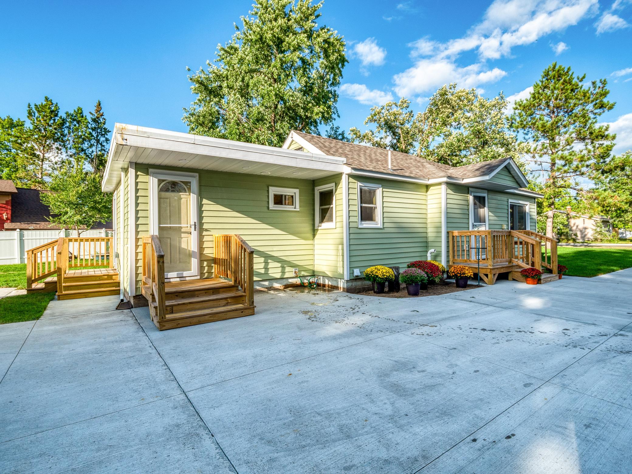 1940 single family home for sale at 2011 Norton Avenue NW in Bemidji, MN — 2 bed, 3 bath (photo 39 of 50)