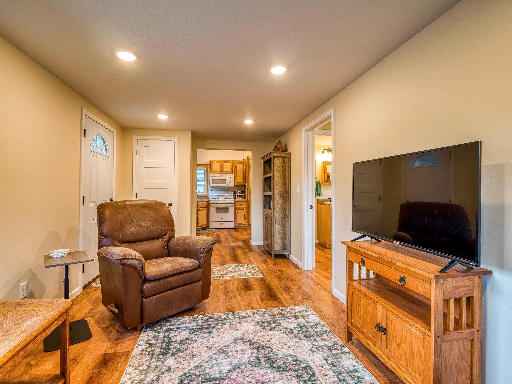 1940 single family home for sale at 2011 Norton Avenue NW in Bemidji, MN — 2 bed, 3 bath (photo 5 of 50)