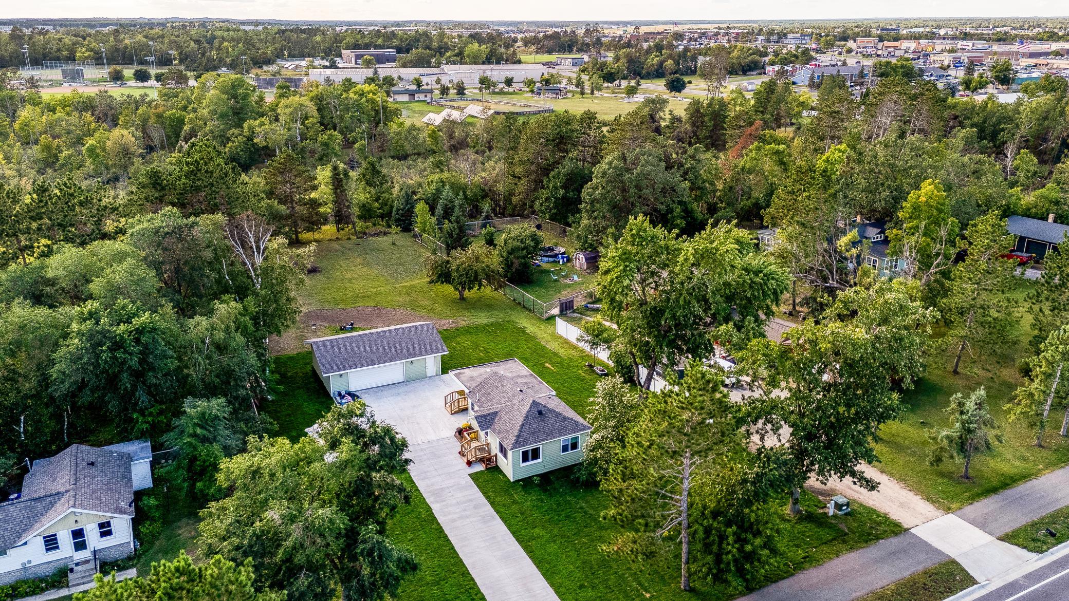 1940 single family home for sale at 2011 Norton Avenue NW in Bemidji, MN — 2 bed, 3 bath (photo 41 of 50)