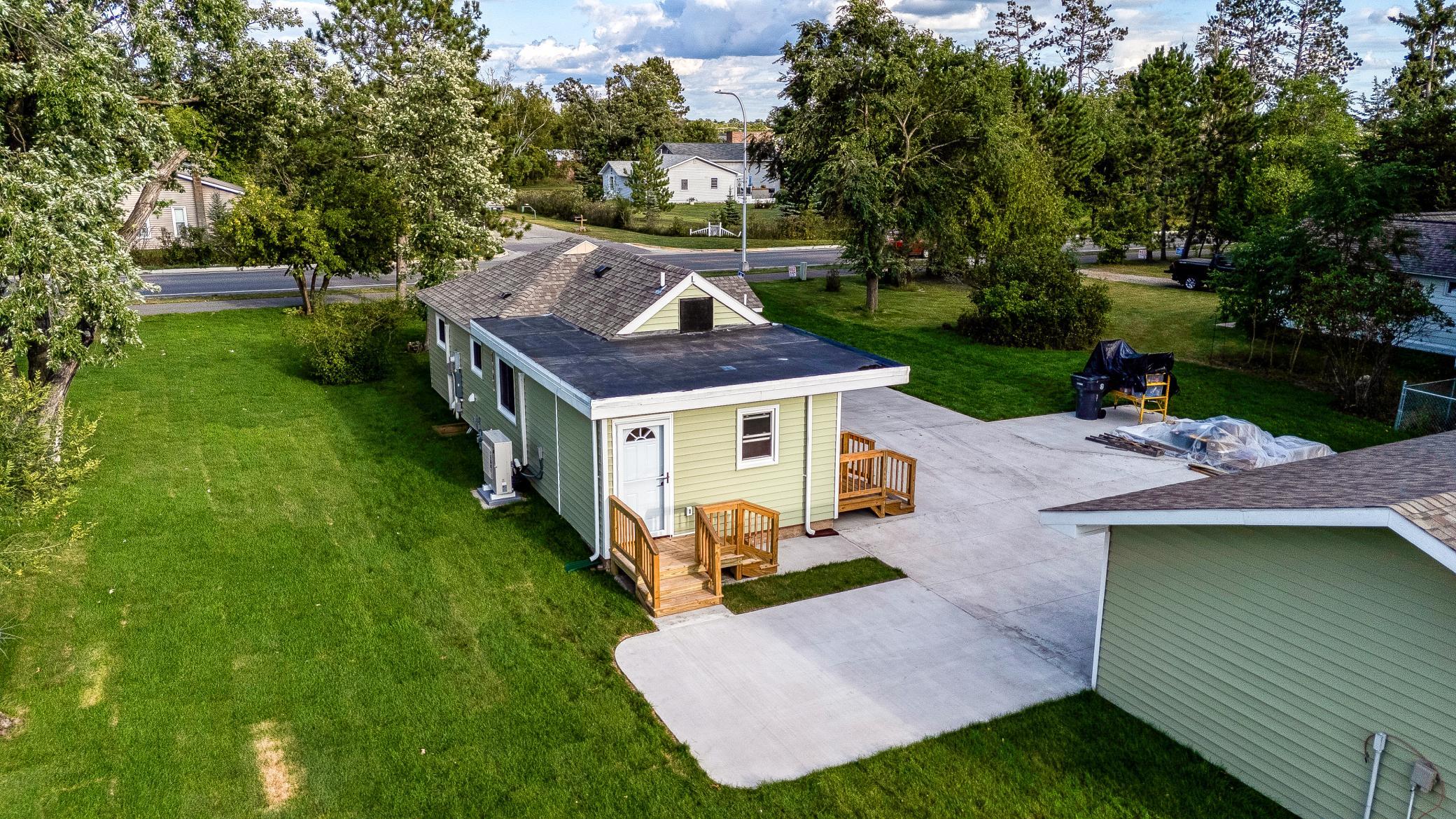 1940 single family home for sale at 2011 Norton Avenue NW in Bemidji, MN — 2 bed, 3 bath (photo 42 of 50)