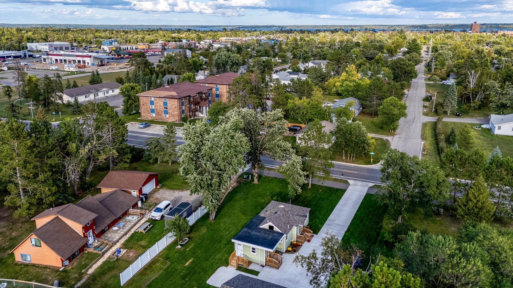 1940 single family home for sale at 2011 Norton Avenue NW in Bemidji, MN — 2 bed, 3 bath (photo 44 of 50)