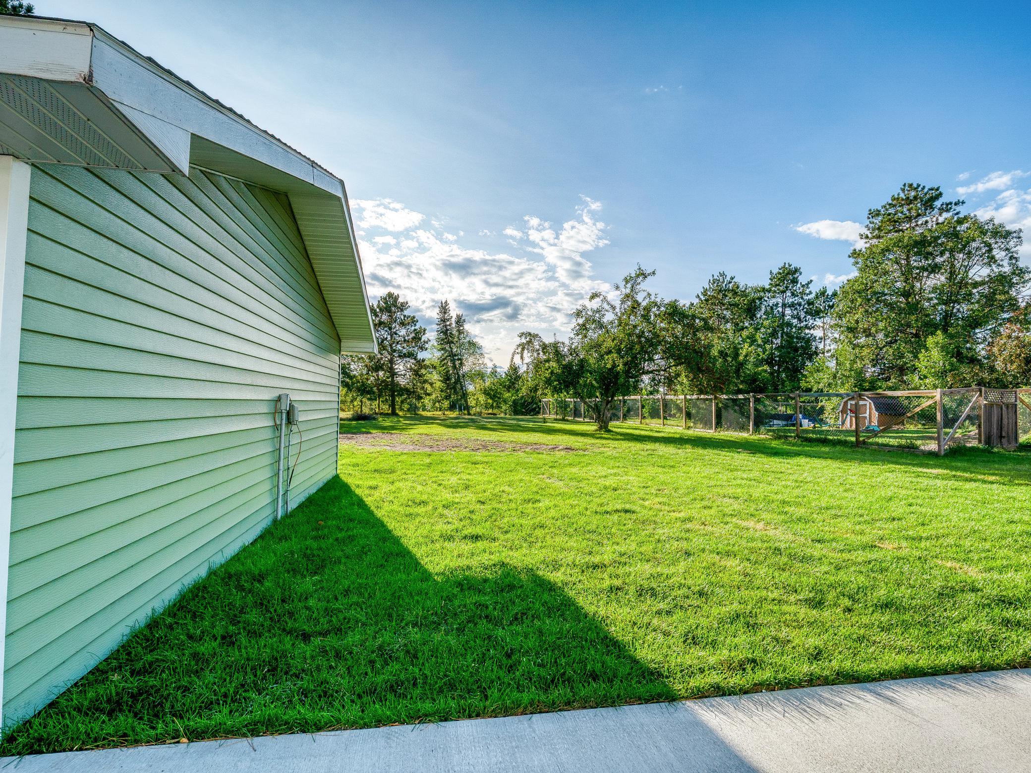 1940 single family home for sale at 2011 Norton Avenue NW in Bemidji, MN — 2 bed, 3 bath (photo 48 of 50)