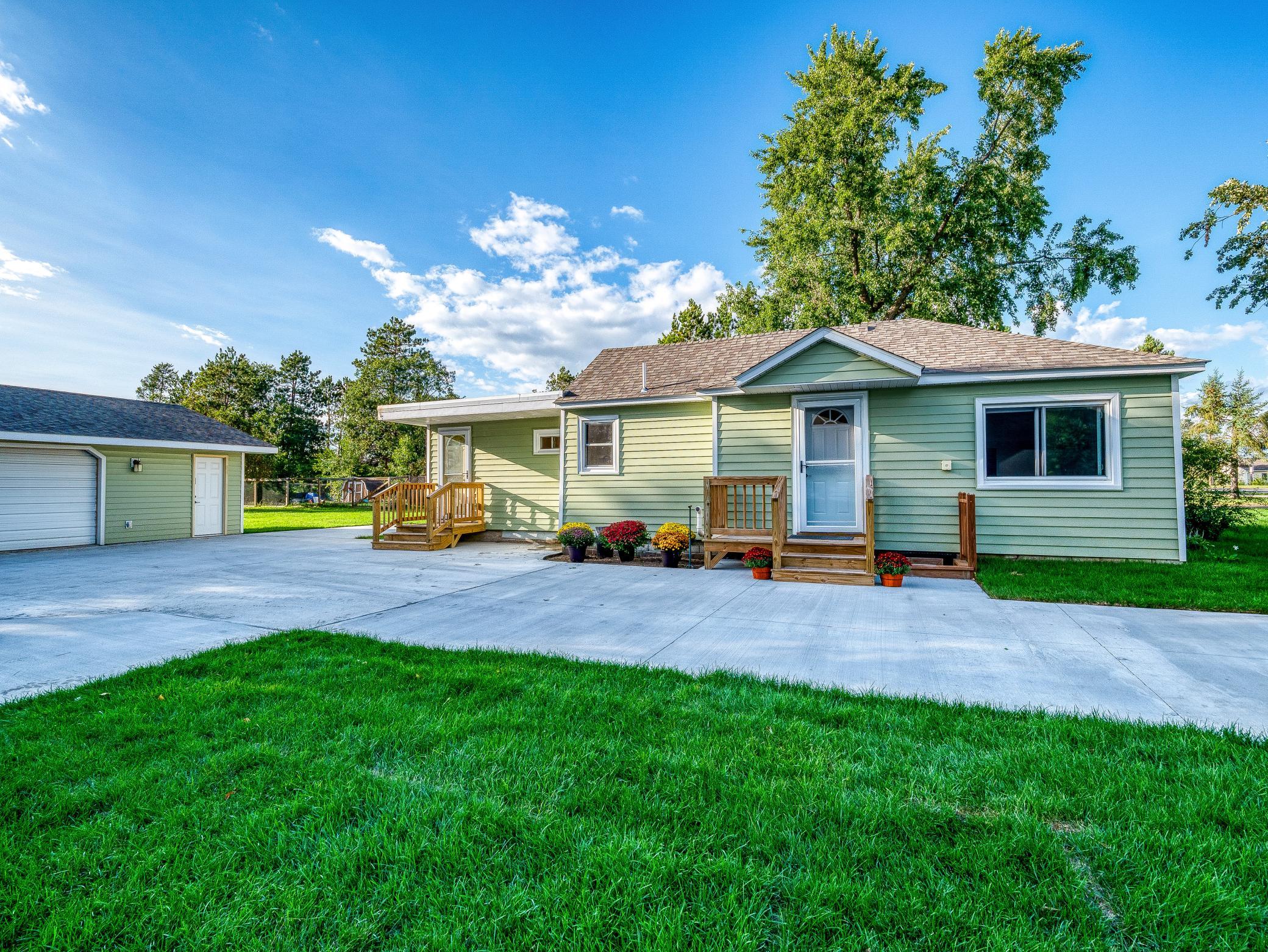 1940 single family home for sale at 2011 Norton Avenue NW in Bemidji, MN — 2 bed, 3 bath (photo 50 of 50)