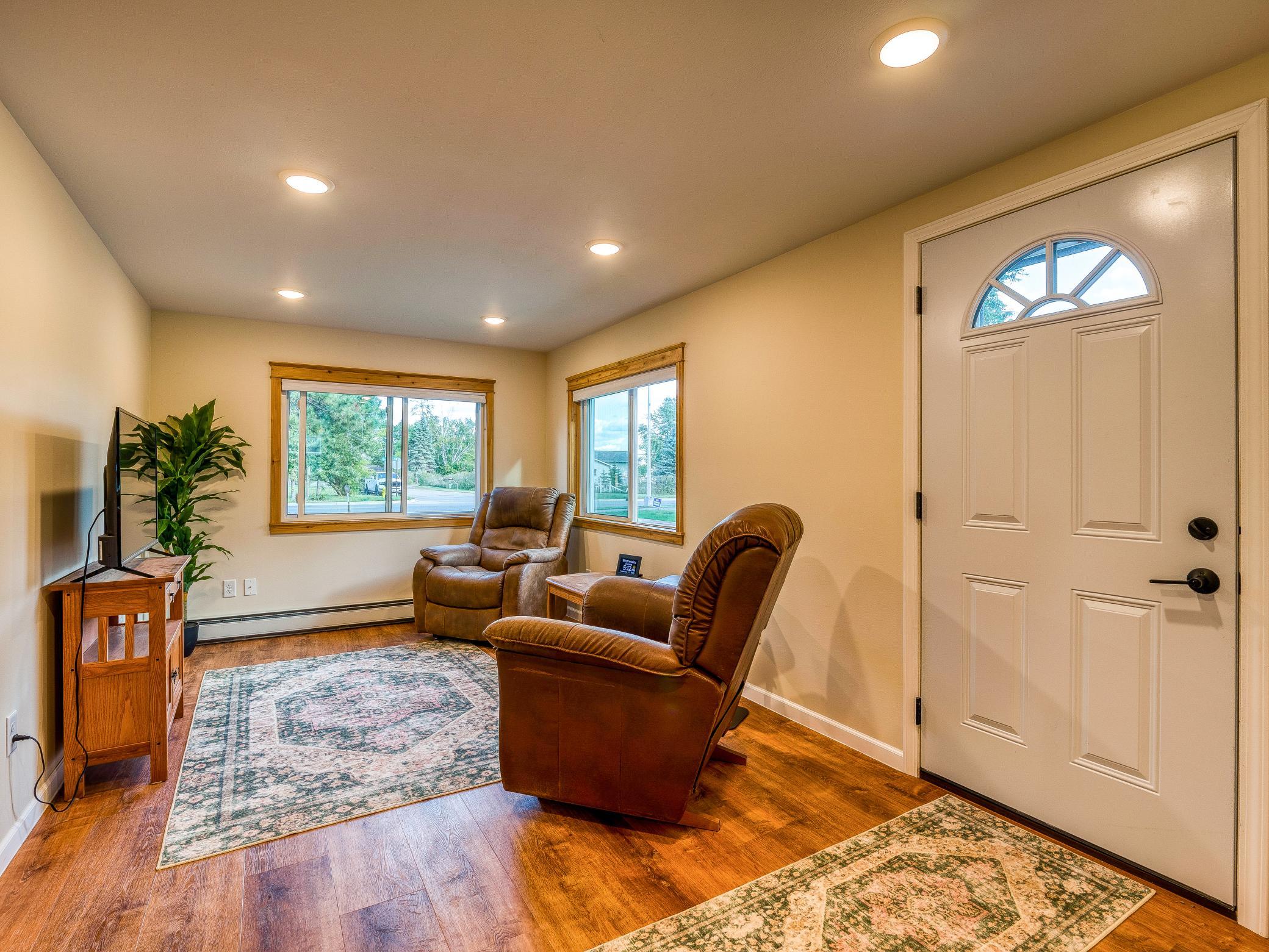 1940 single family home for sale at 2011 Norton Avenue NW in Bemidji, MN — 2 bed, 3 bath (photo 6 of 50)