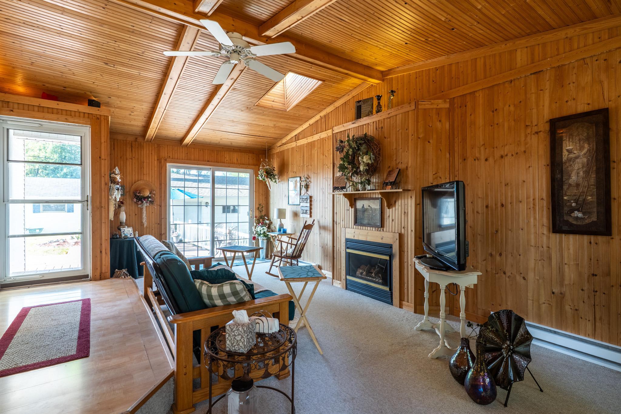 1960 single family home for sale at 706 Odegard Avenue SE in Cooperstown, ND — 3 bed, 2 bath (photo 11 of 35)