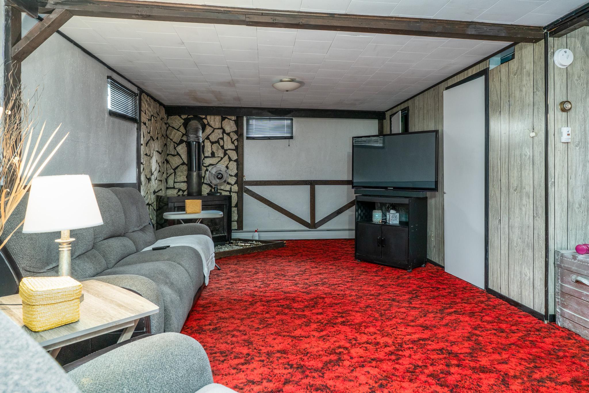 1960 single family home for sale at 706 Odegard Avenue SE in Cooperstown, ND — 3 bed, 2 bath (photo 20 of 35)