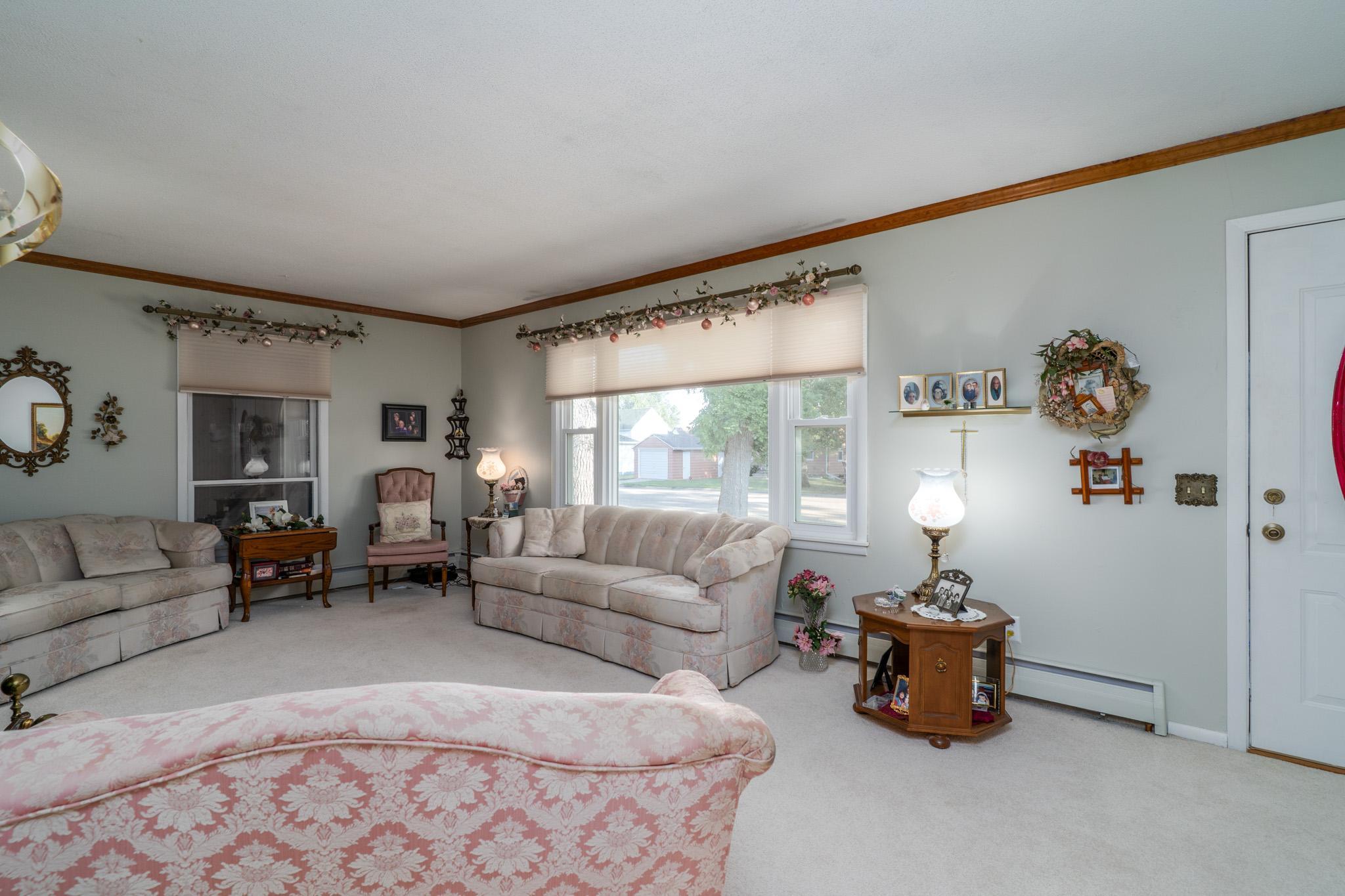 1960 single family home for sale at 706 Odegard Avenue SE in Cooperstown, ND — 3 bed, 2 bath (photo 4 of 35)
