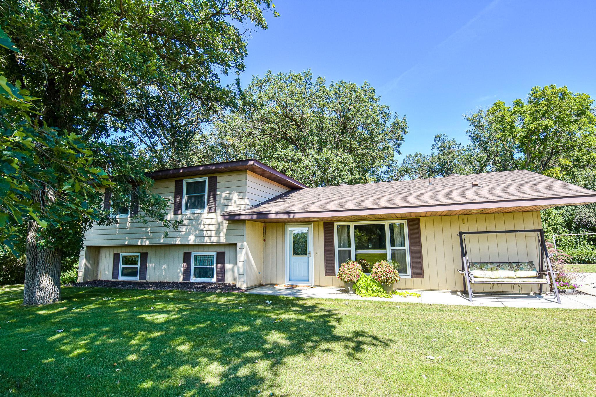 1977 single family home for sale at 14880 230th Street NE in Thief River Falls, MN — 4 bed, 2 bath (photo 3 of 58)