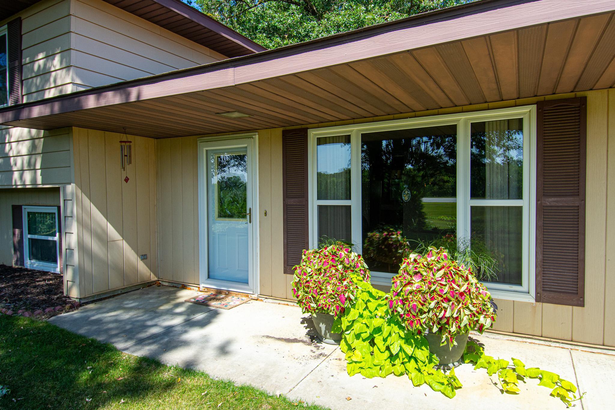 1977 single family home for sale at 14880 230th Street NE in Thief River Falls, MN — 4 bed, 2 bath (photo 4 of 58)