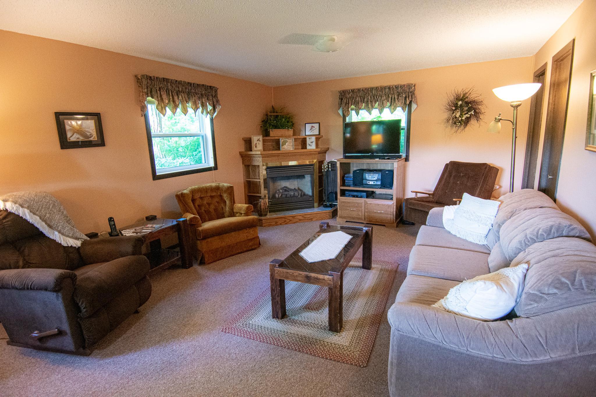 1977 single family home for sale at 14880 230th Street NE in Thief River Falls, MN — 4 bed, 2 bath (photo 40 of 58)