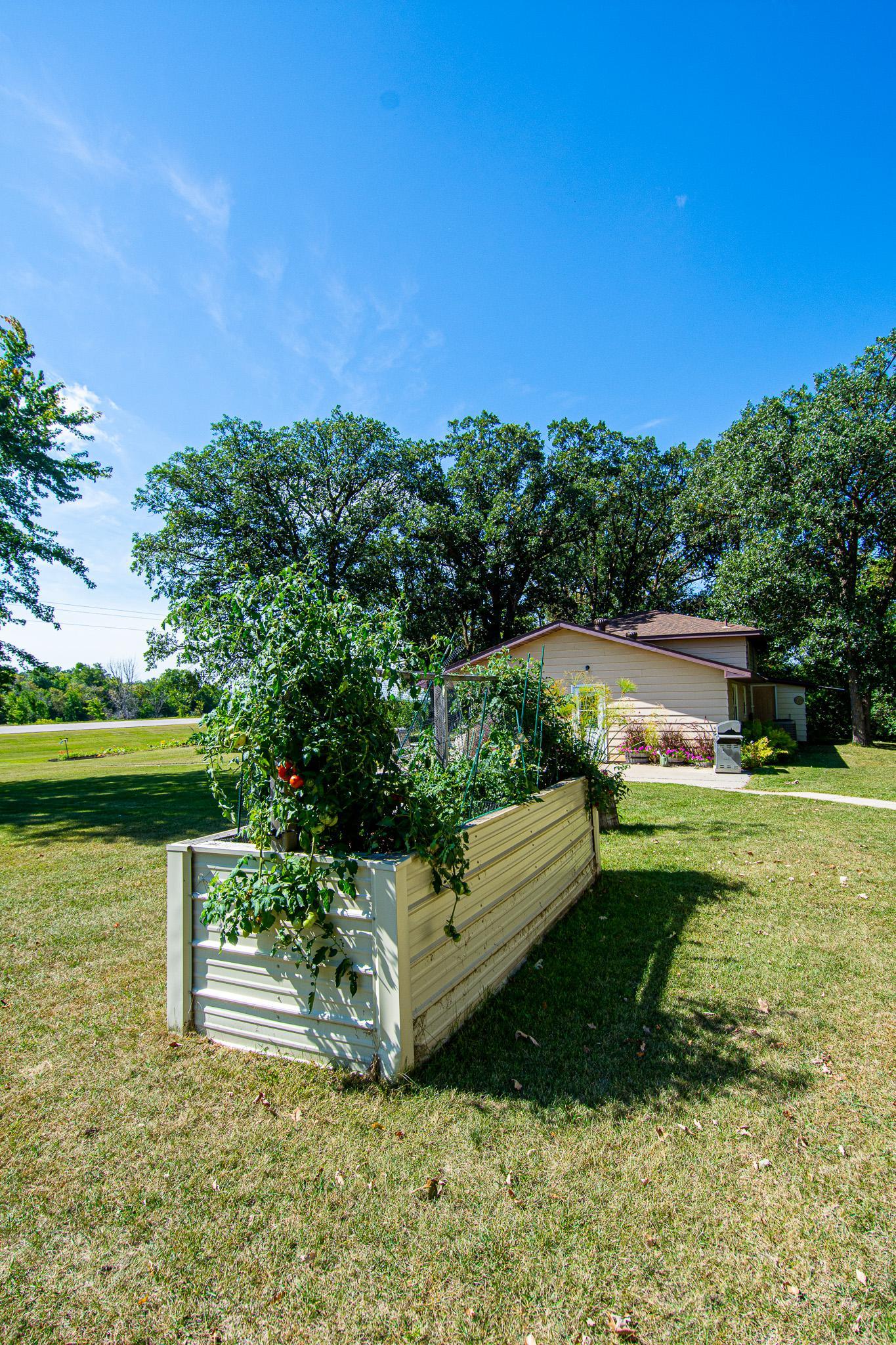 1977 single family home for sale at 14880 230th Street NE in Thief River Falls, MN — 4 bed, 2 bath (photo 47 of 58)