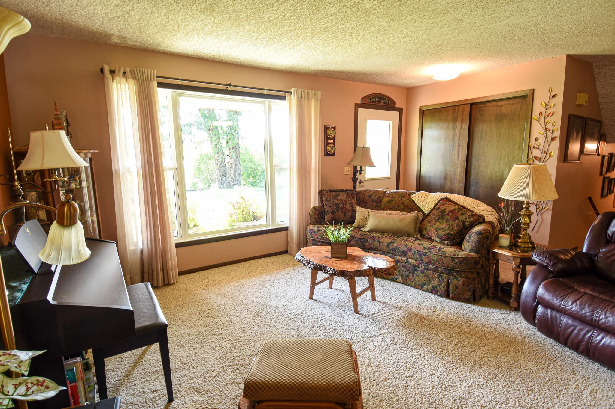 1977 single family home for sale at 14880 230th Street NE in Thief River Falls, MN — 4 bed, 2 bath (photo 9 of 58)
